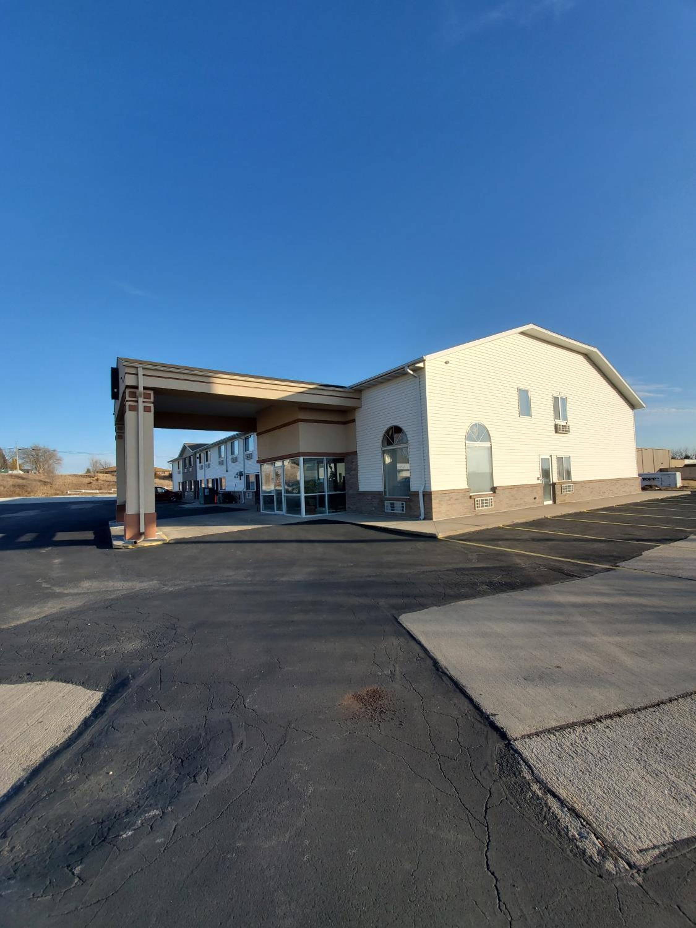 Super 7 Inn Tecumseh - Property Image 40