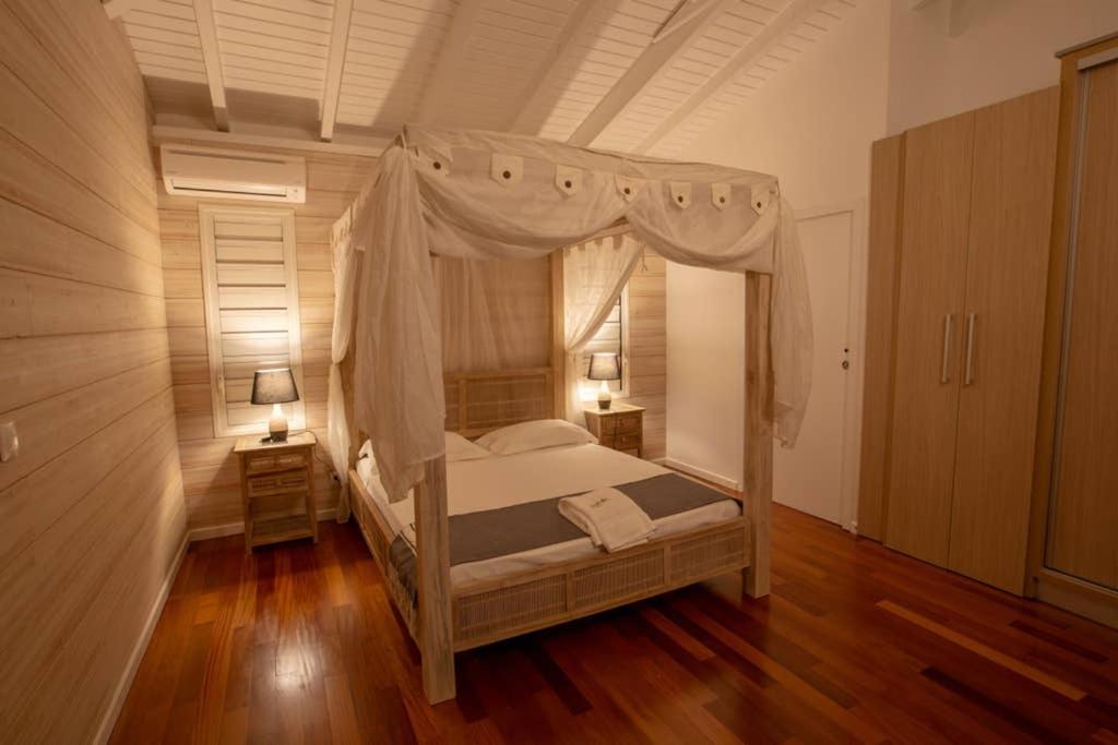 Sunset Lodge