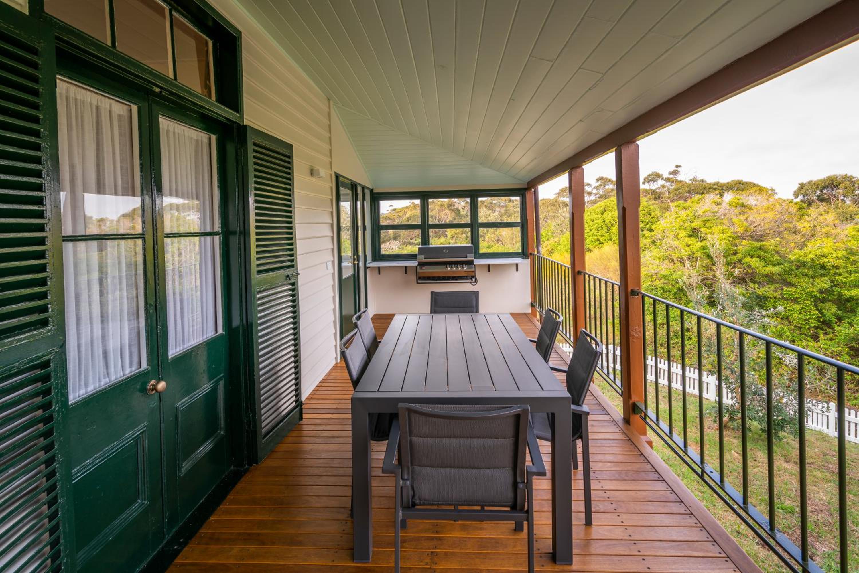 Middle Head Officers Quarters
