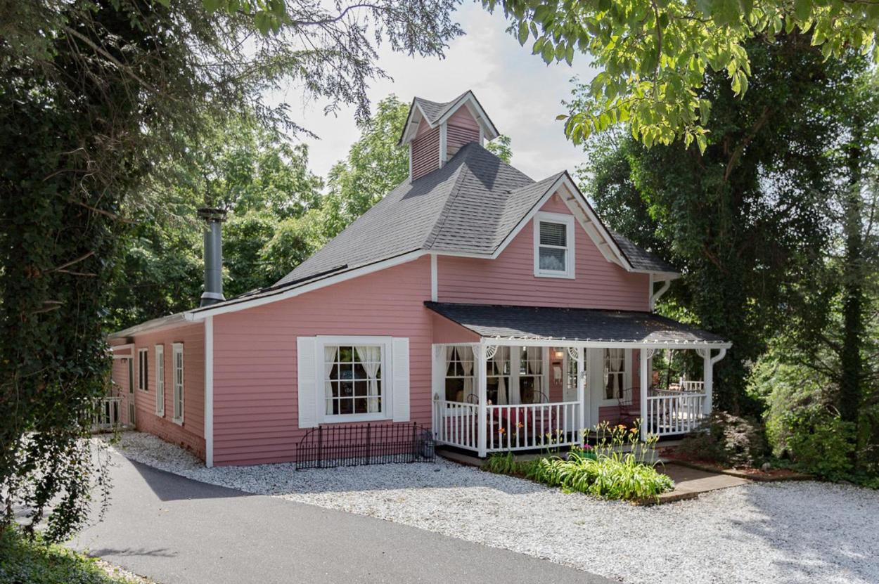Cedar Crest Inn