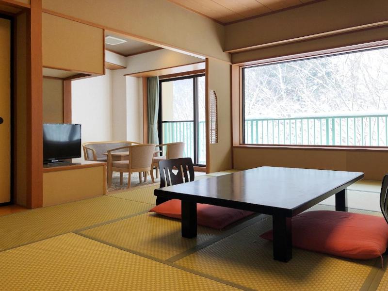 Hotel Yunojin view 3