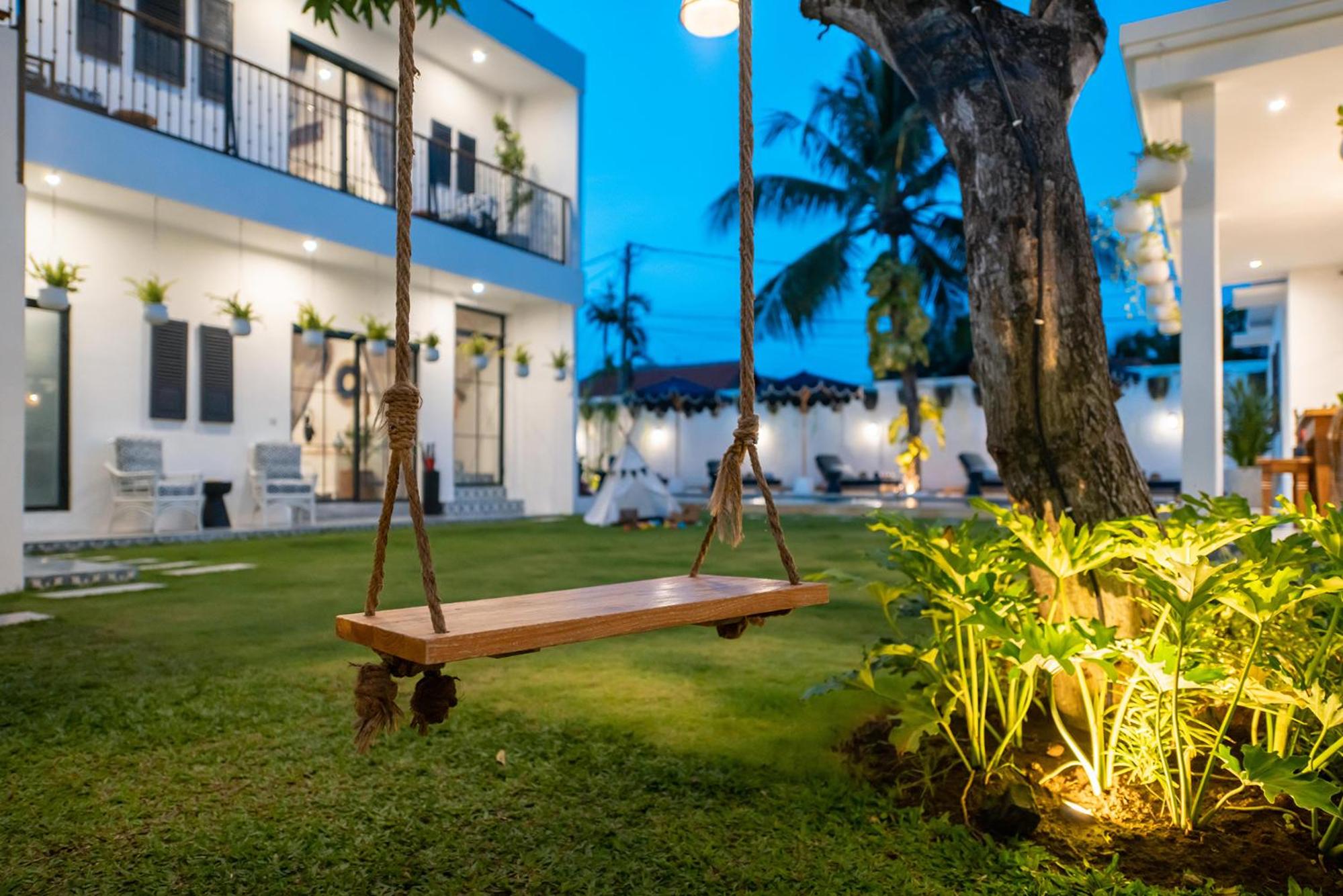 Luxe 5 Bed, Sleeps 10, Butler, Walk to ShopsCafe view 2
