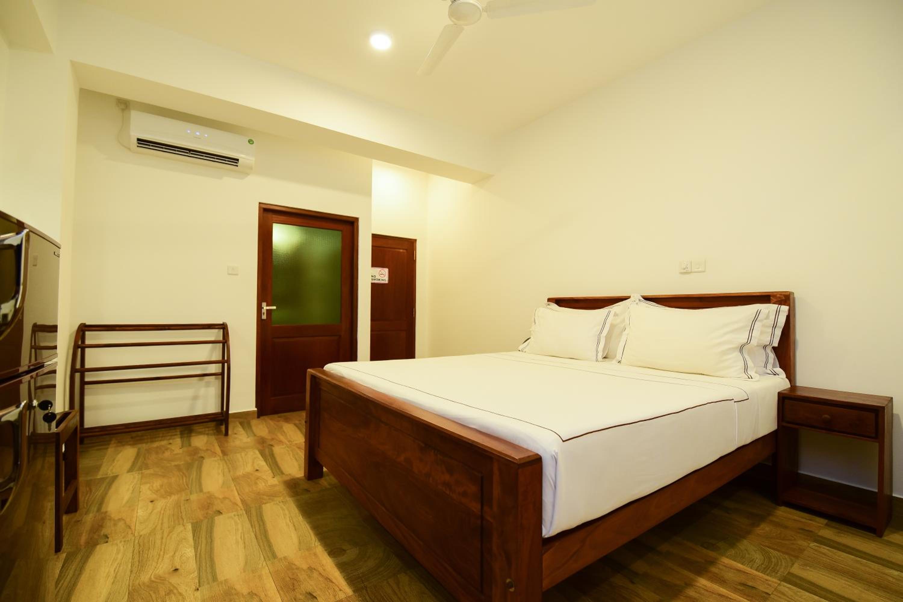 Chaaya inn Hotel