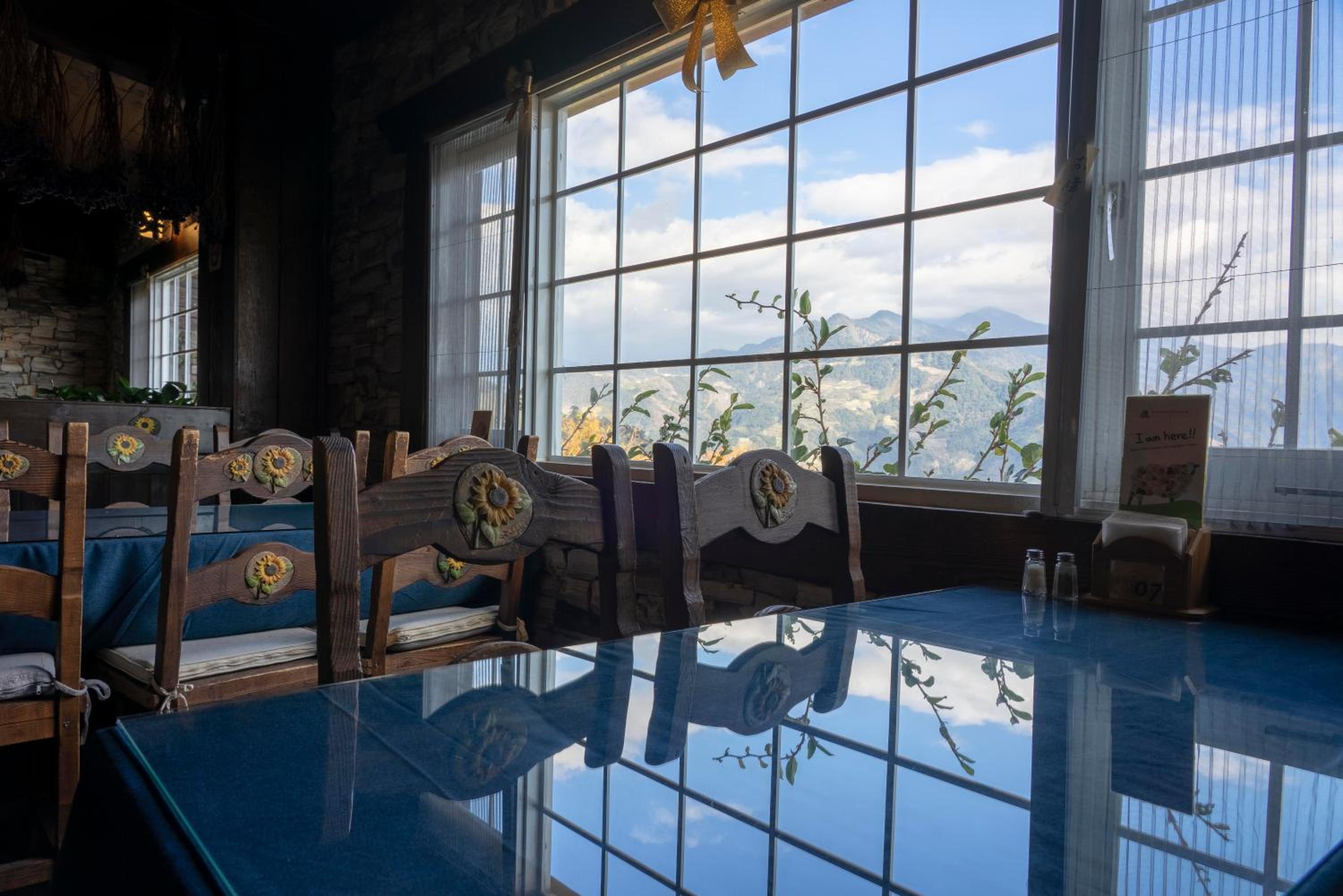 Provence Rose Lodge