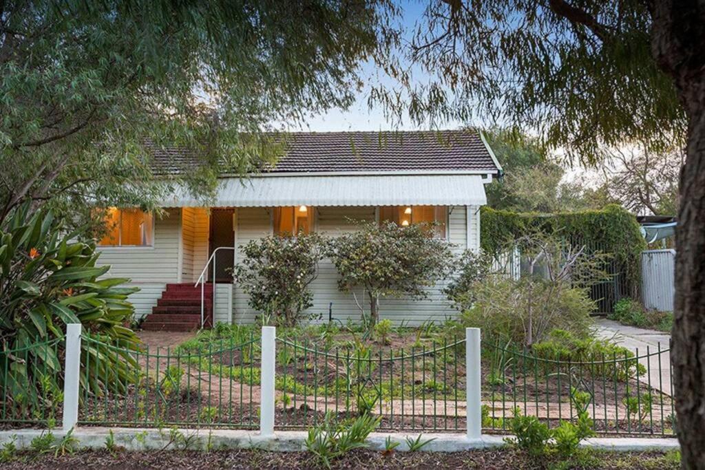 Camellia Cottage - PET FRIENDLY - Kwinana