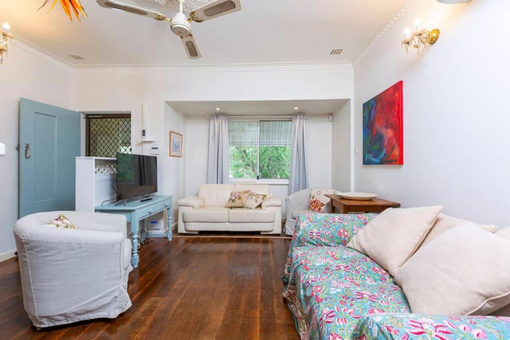 Camellia Cottage - PET FRIENDLY - Kwinana