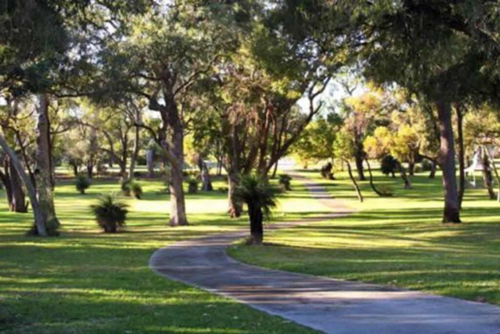 Camellia Cottage - PET FRIENDLY - Kwinana