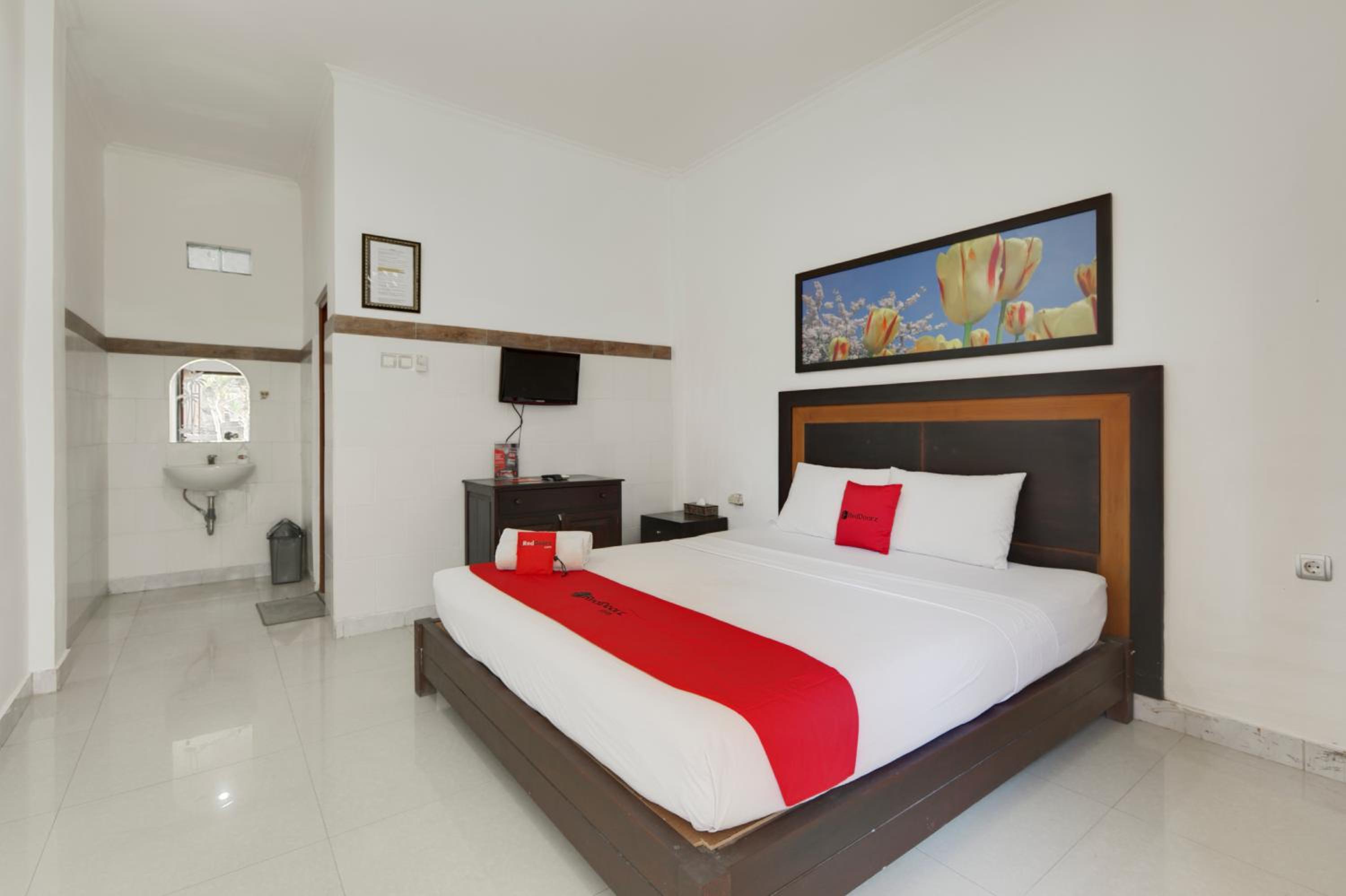 RedDoorz near Stadion Kompyang Sujana Bali