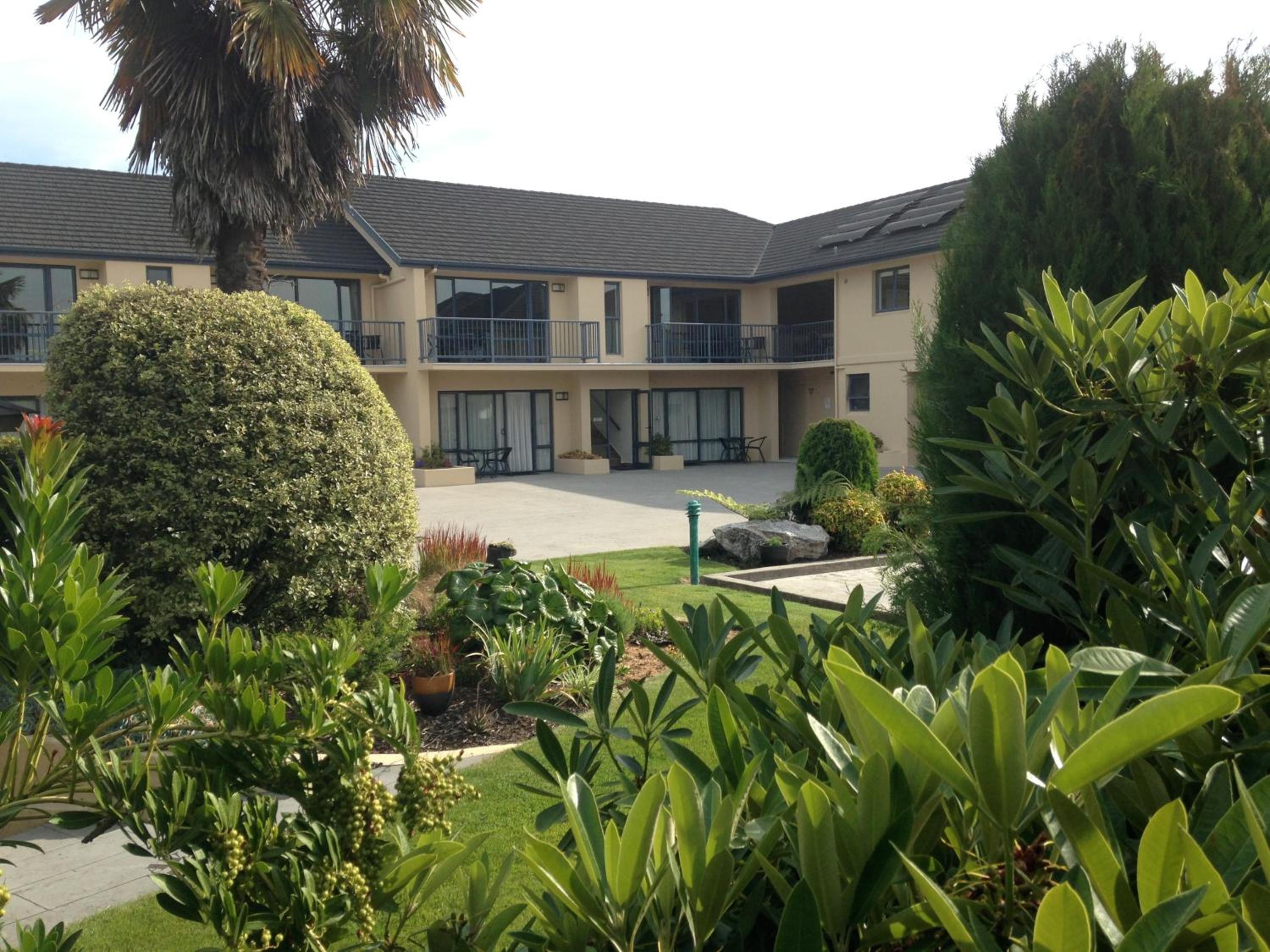 Avalon Manor Motel
