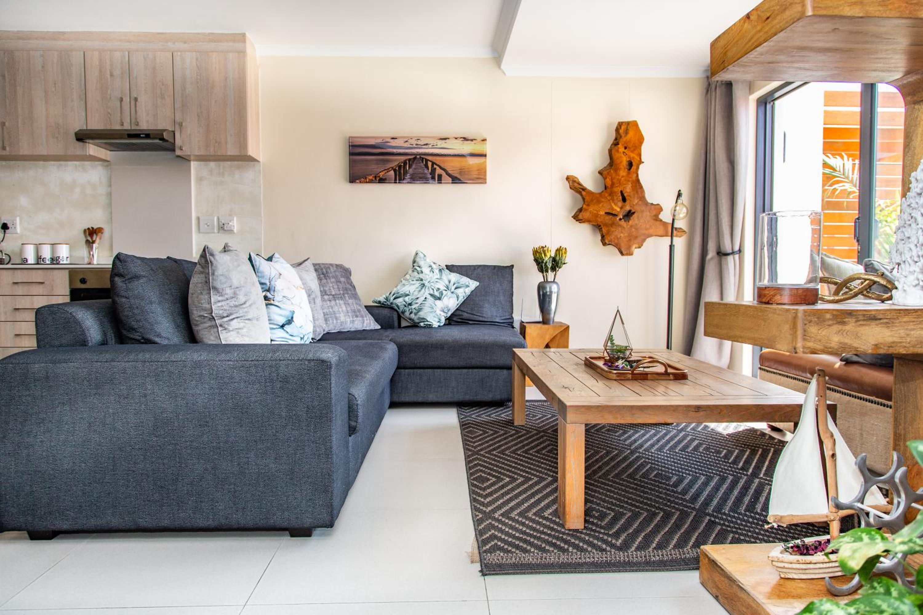 Modern Beachfront with swimming pool- 27 Azure, Blouberg, Cape Town view 3