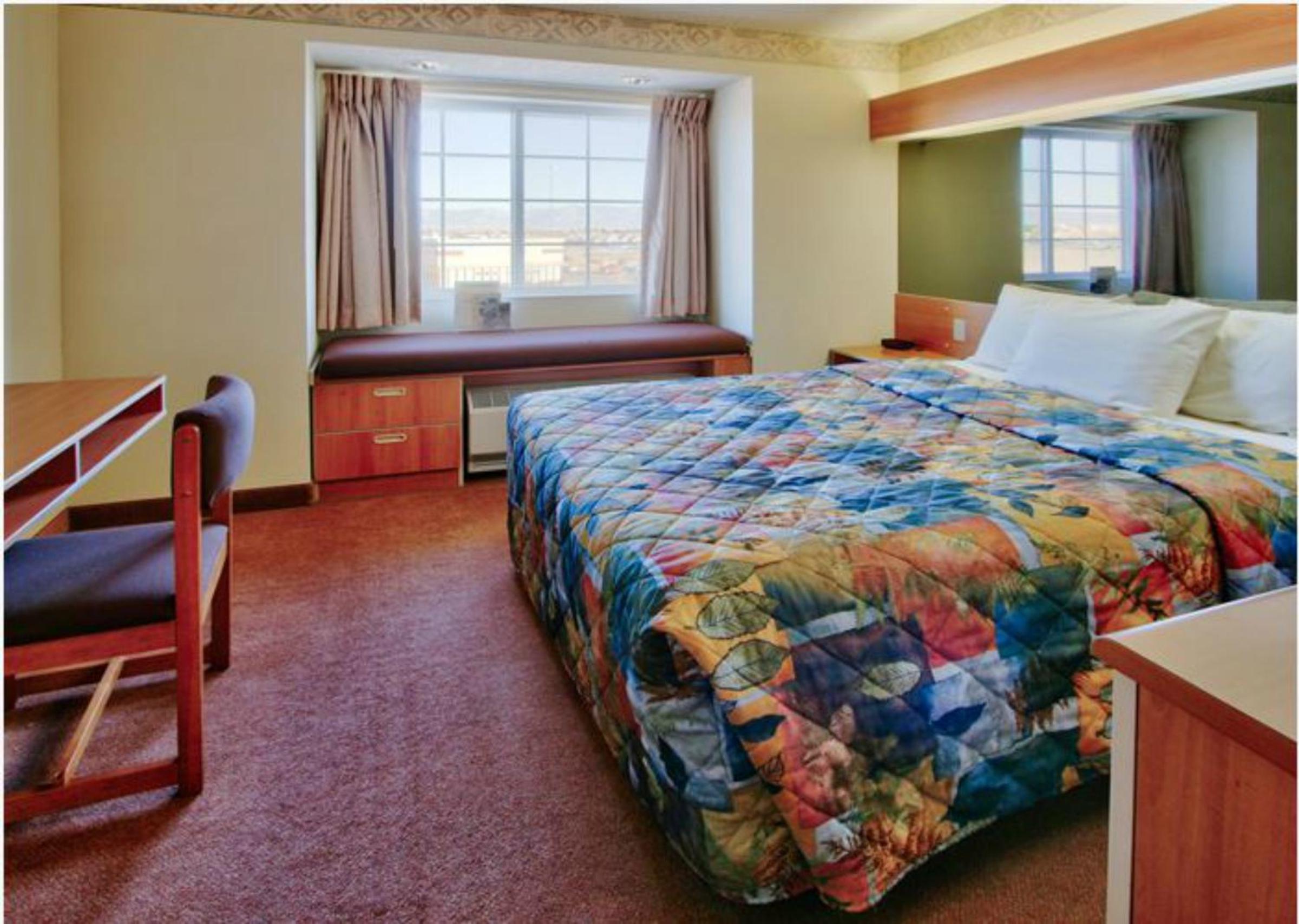 Western Skies Inn & Suites