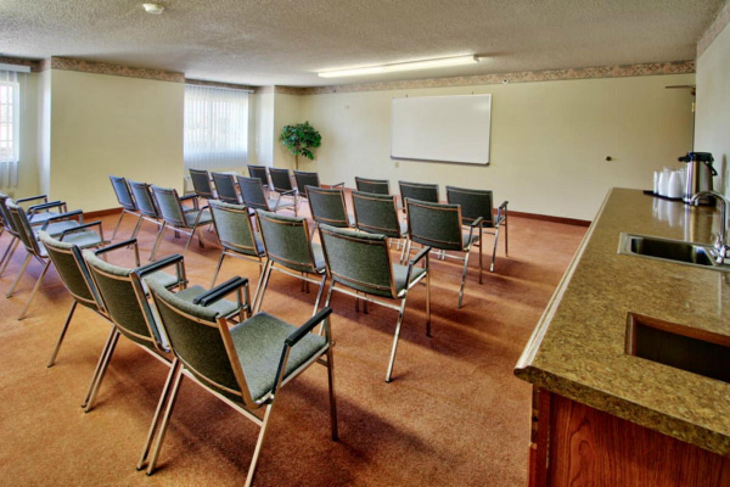 Western Skies Inn & Suites