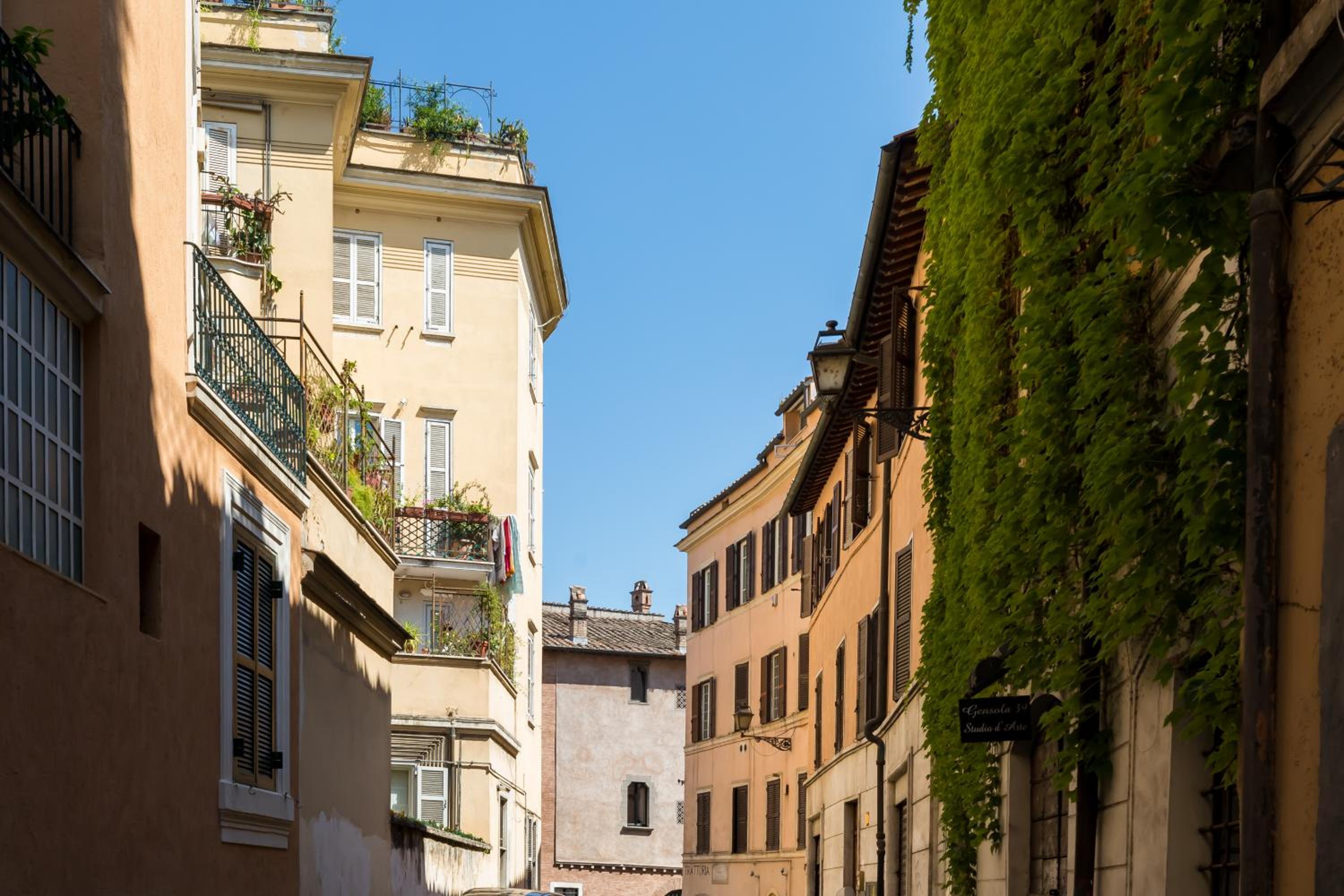 Classic and chic apartments in Trastevere