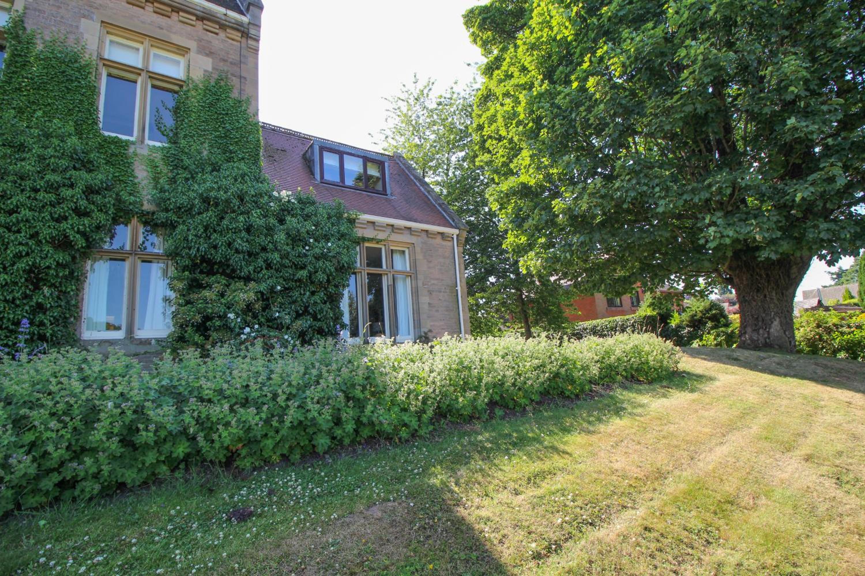 Geltsdale Garden Apartment ground floor home in Wetheral close to Carlisle & Ullswater