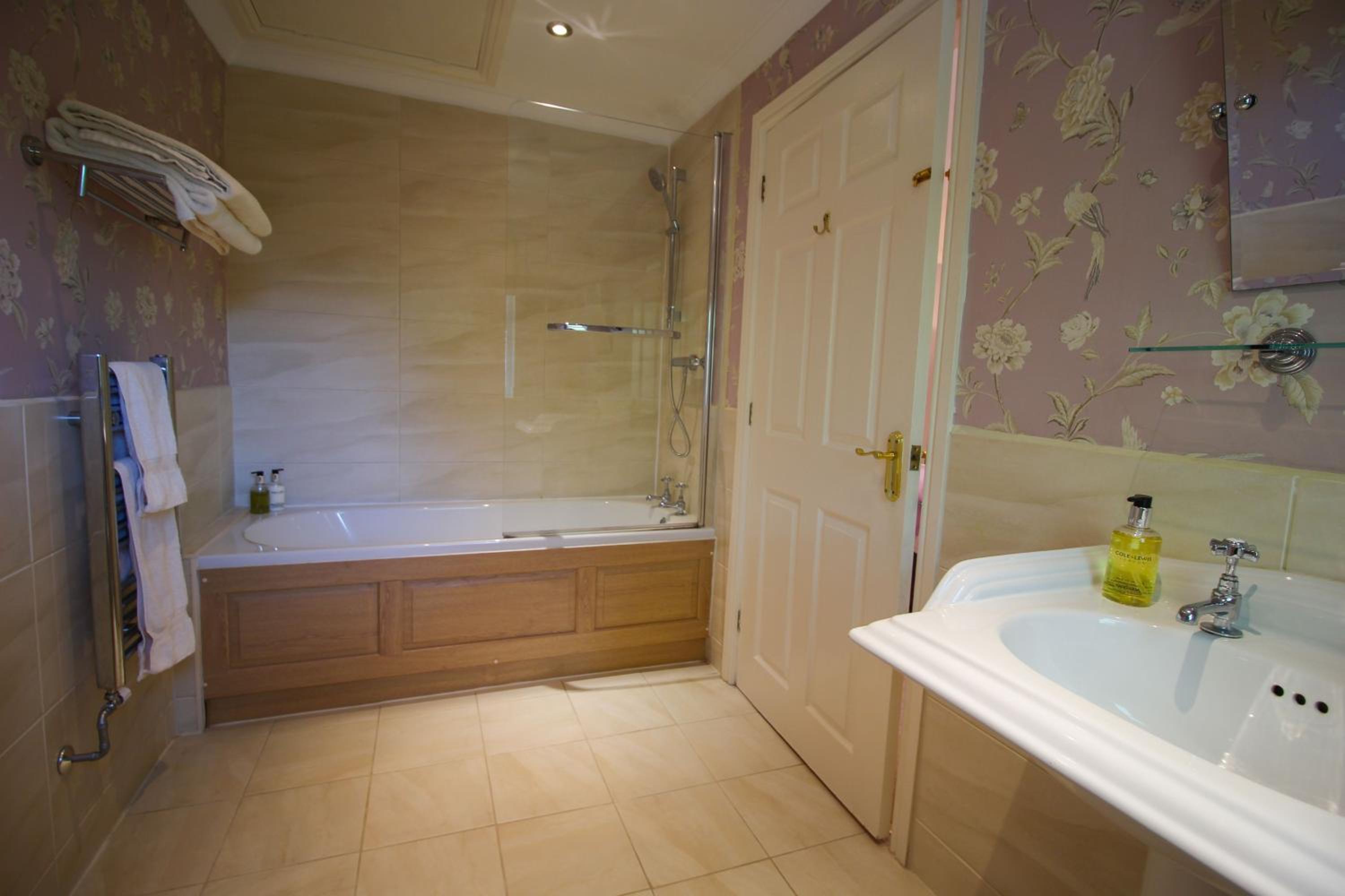 Geltsdale Garden Apartment ground floor home in Wetheral close to Carlisle & Ullswater