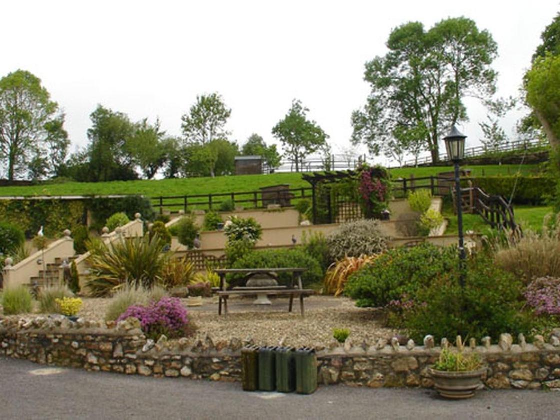 Lower Wadden Farmhouse and Annexe