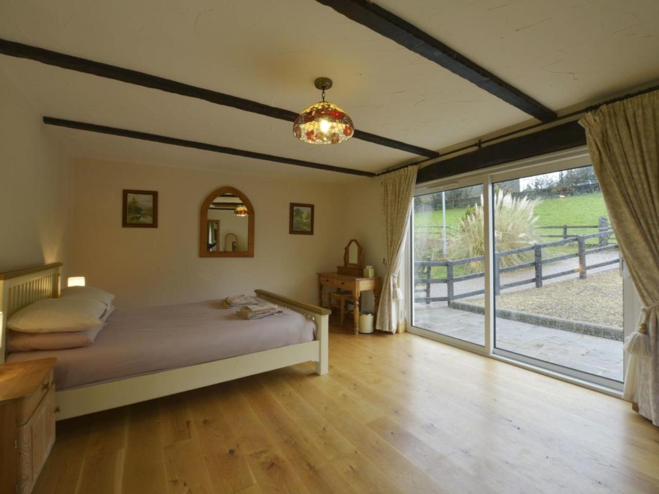 Lower Wadden Farmhouse and Annexe