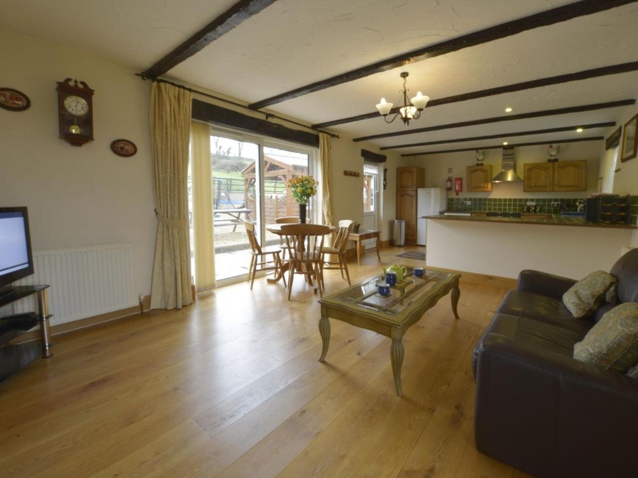 Lower Wadden Farmhouse and Annexe