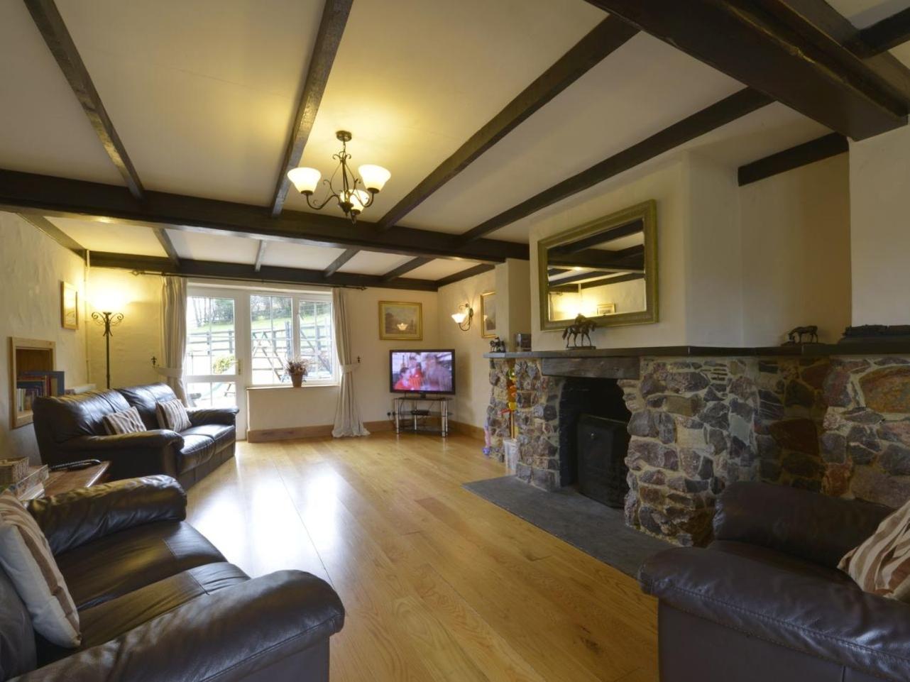 Lower Wadden Farmhouse and Annexe