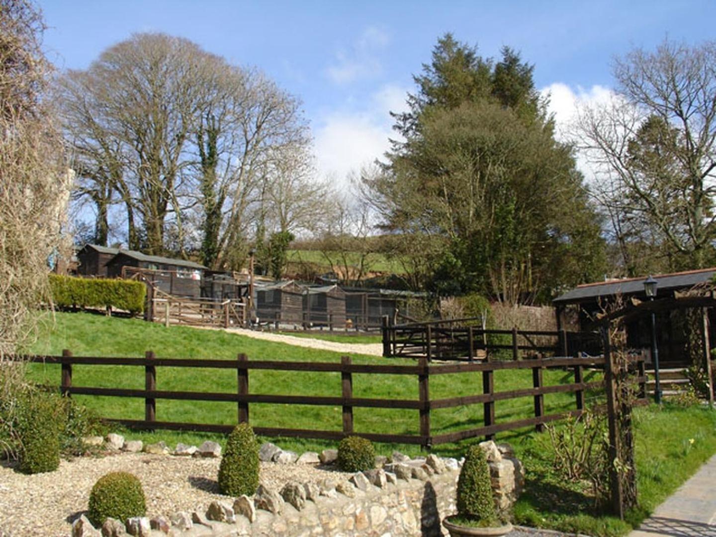Lower Wadden Farmhouse and Annexe
