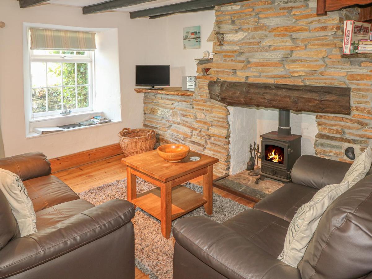 Fuchsia Cottage view 3