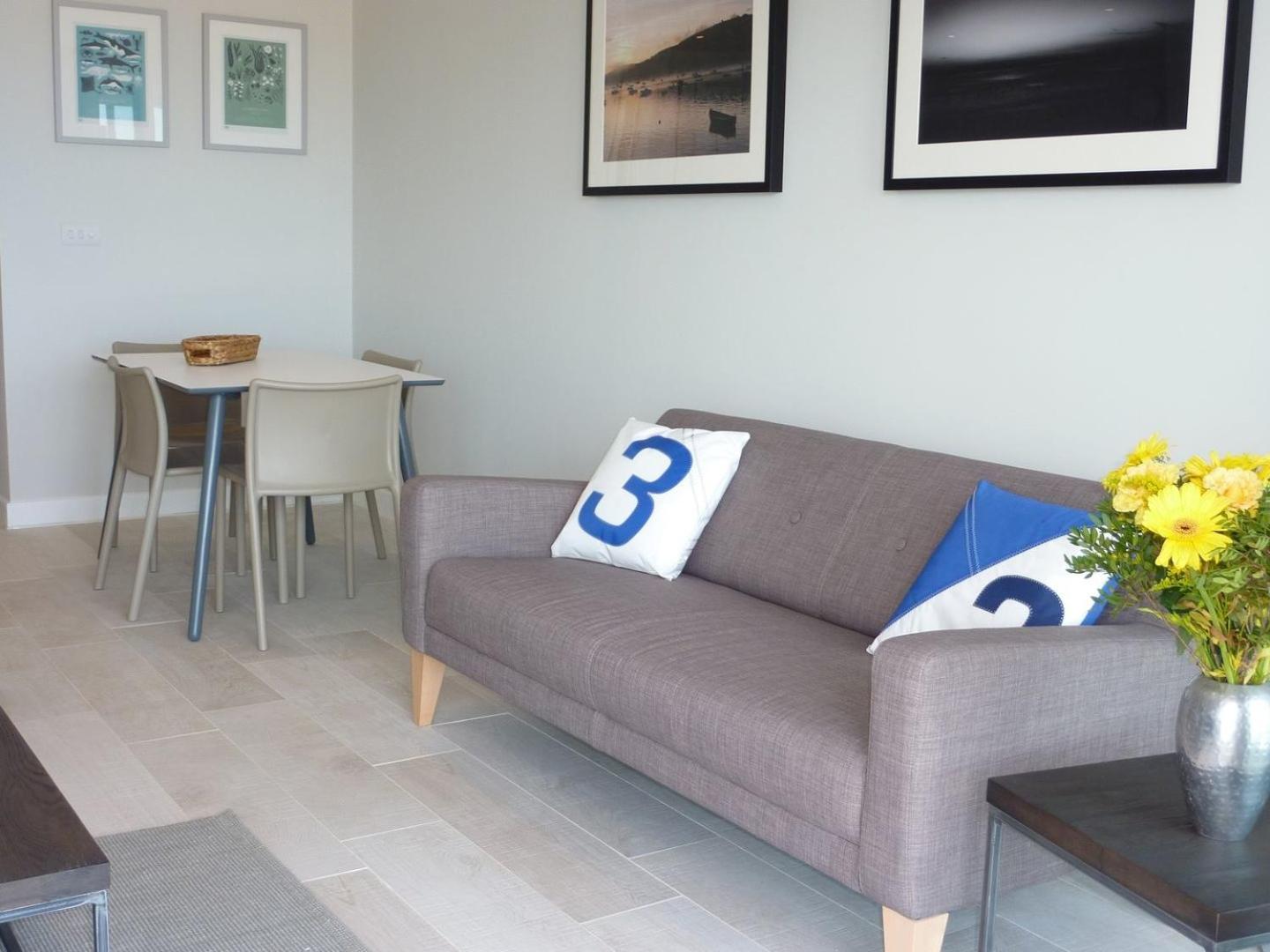 Flat 8 Seascape