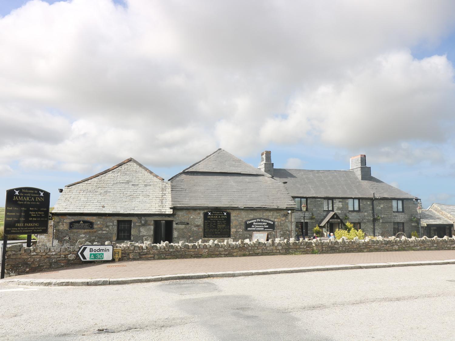 Dozmary Pool Barn
