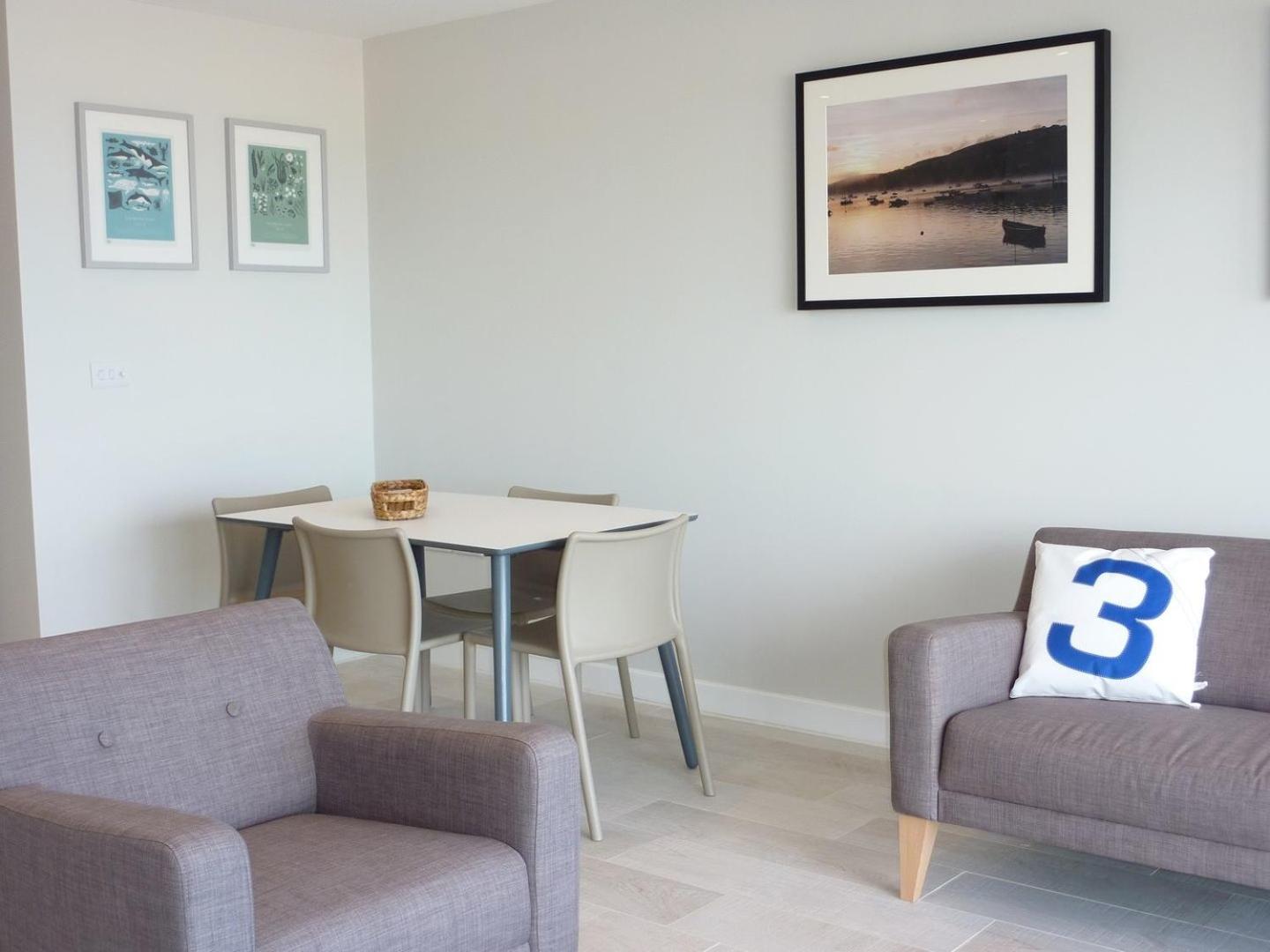 Flat 8 Seascape