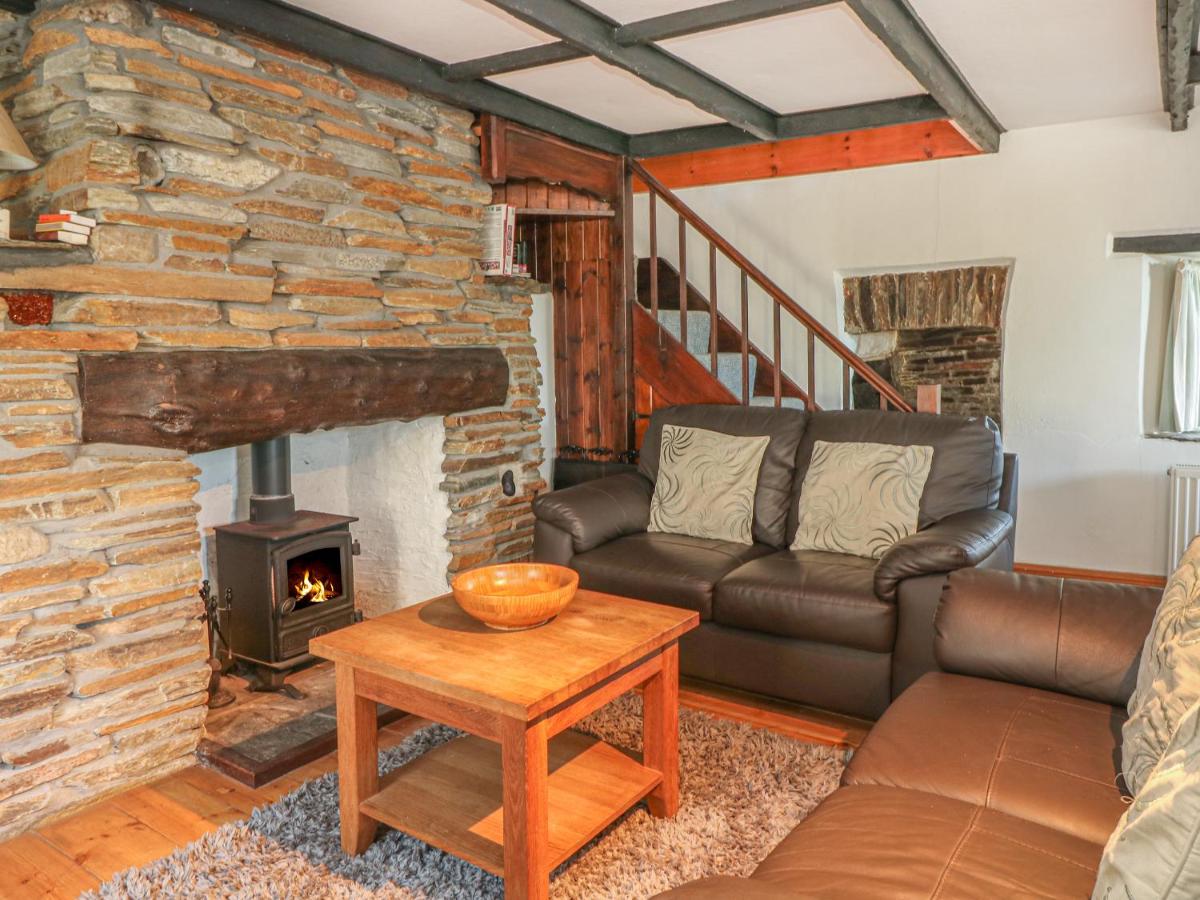 Fuchsia Cottage view 4