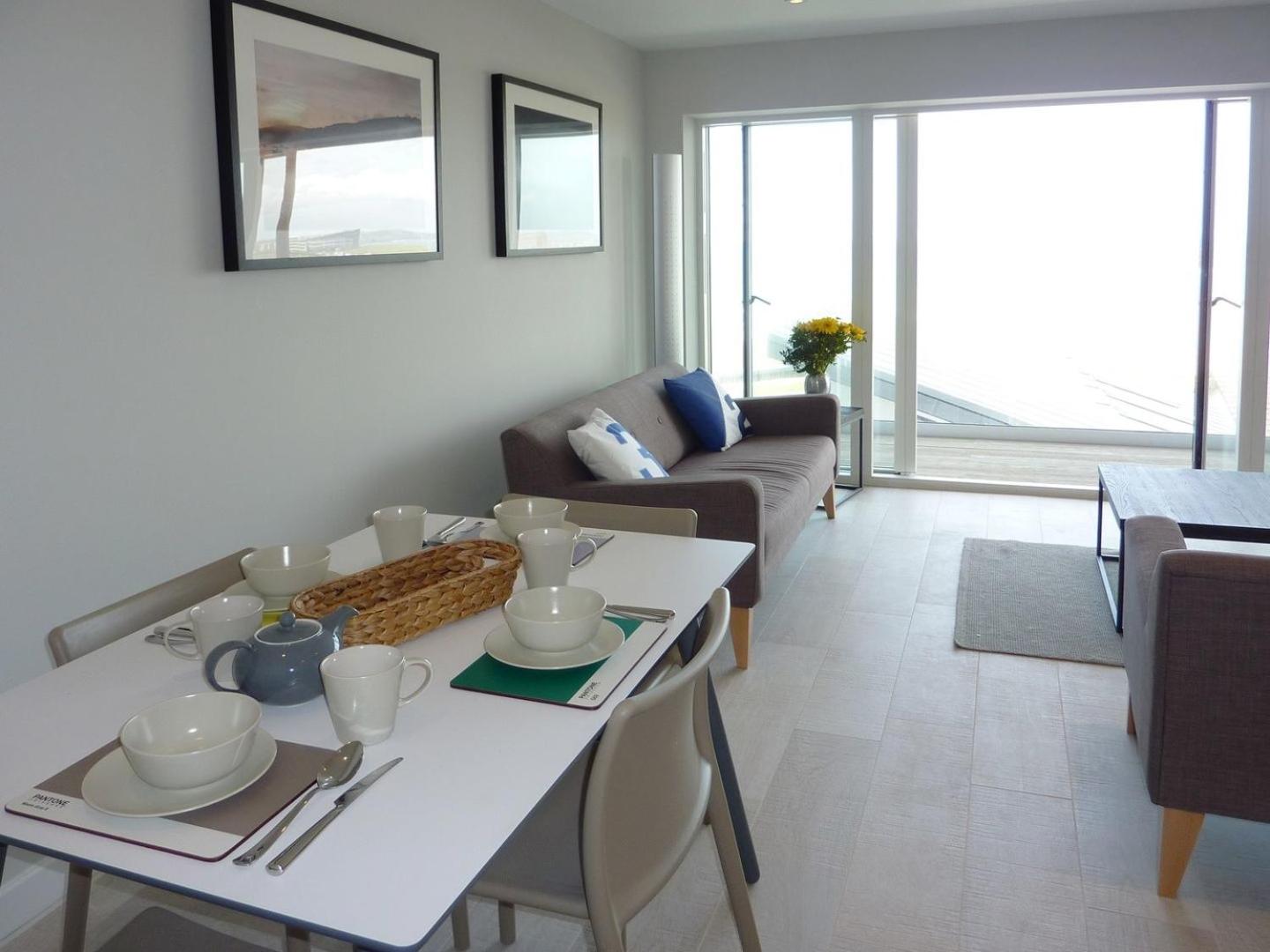 Flat 8 Seascape