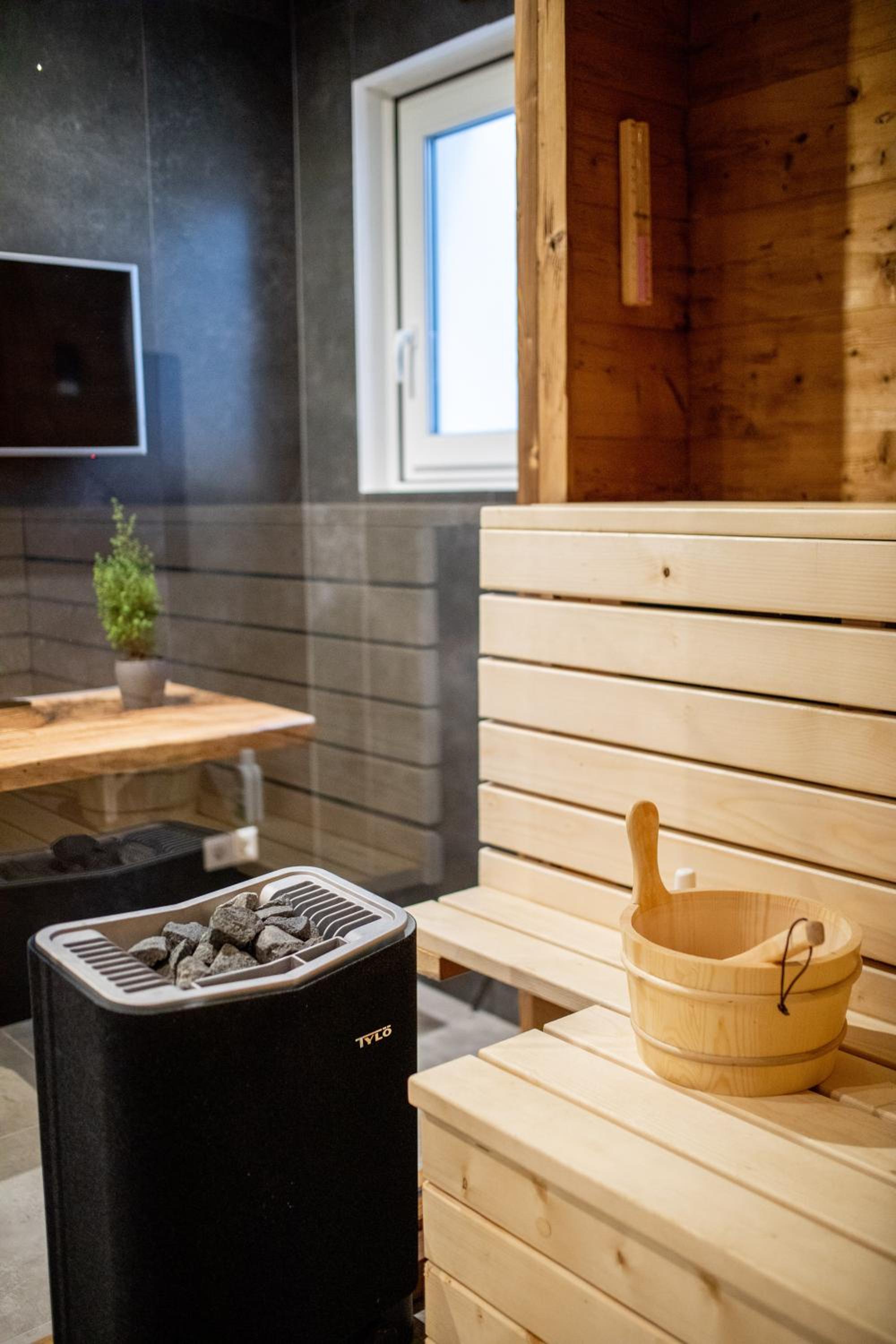 Private Spa & Garden Alpi mit Sauna und Whirlpool
