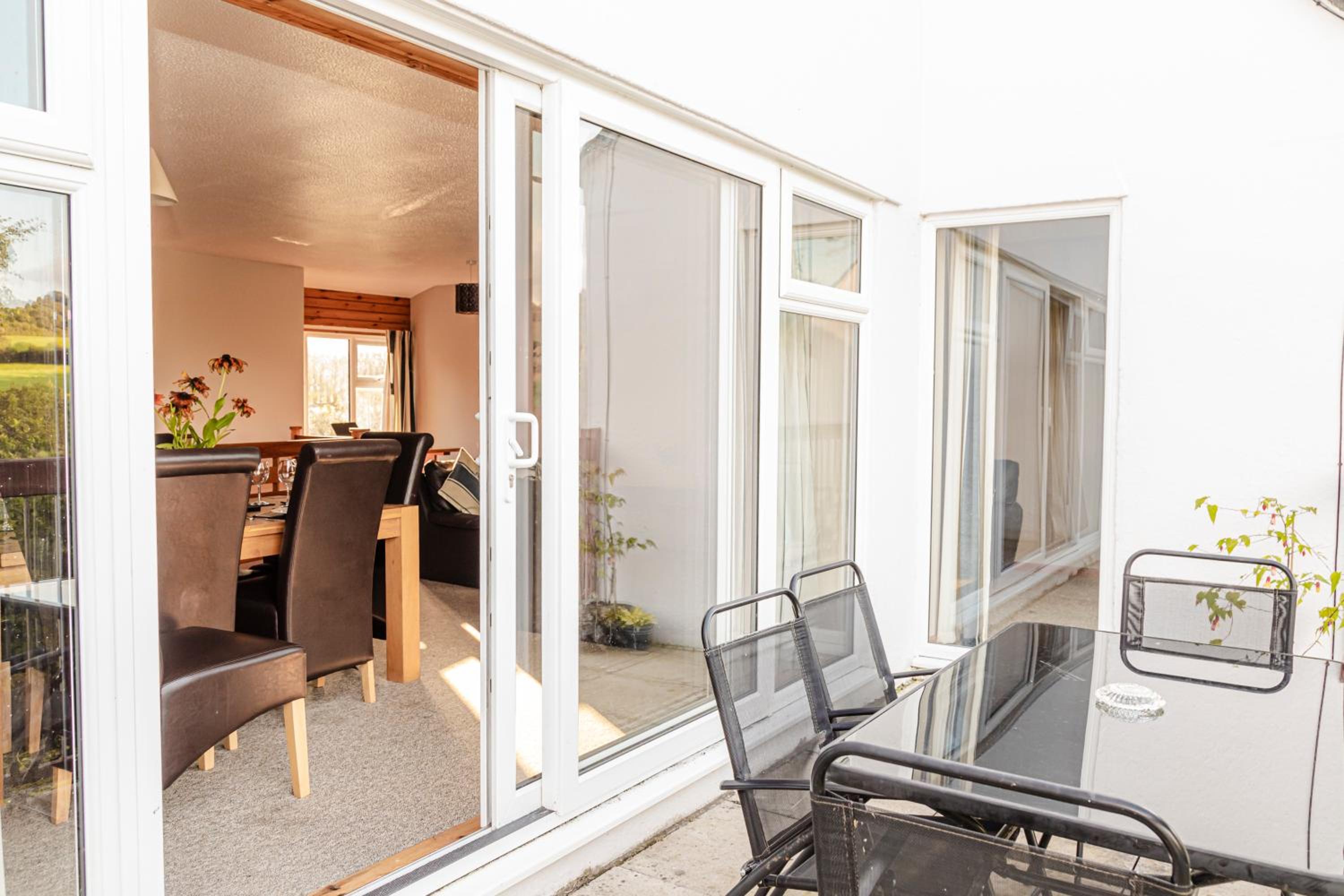 Cornwall Countryside Lodges "Reserve Worldwide" Honicombe view 4