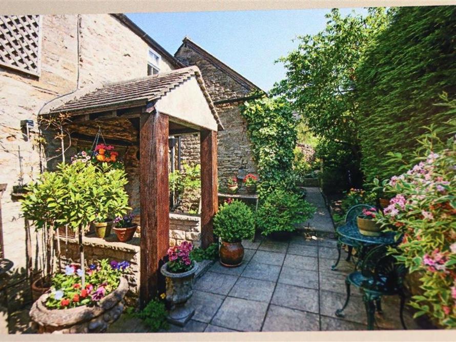 Pike Cottage view 3