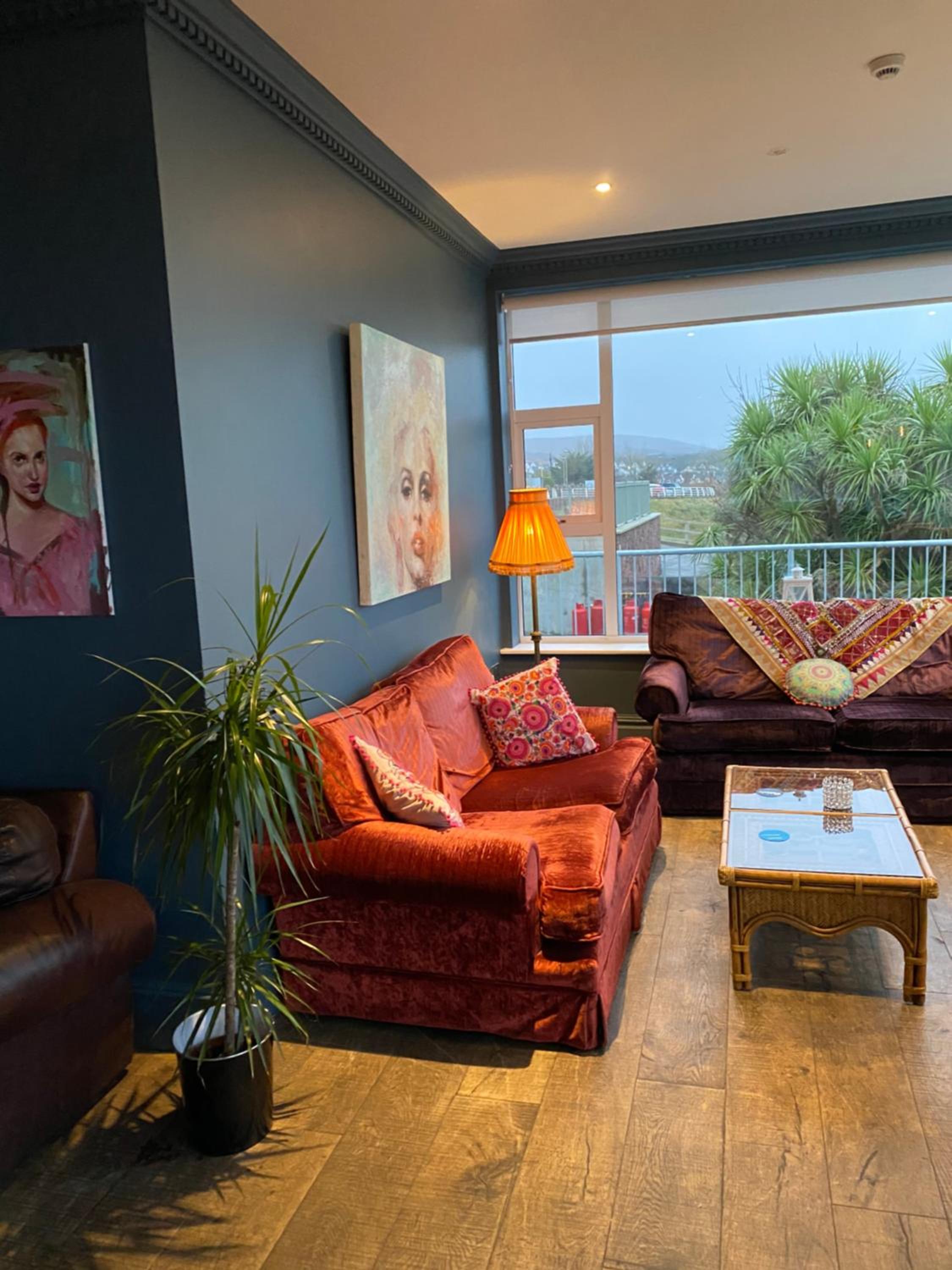 lounge