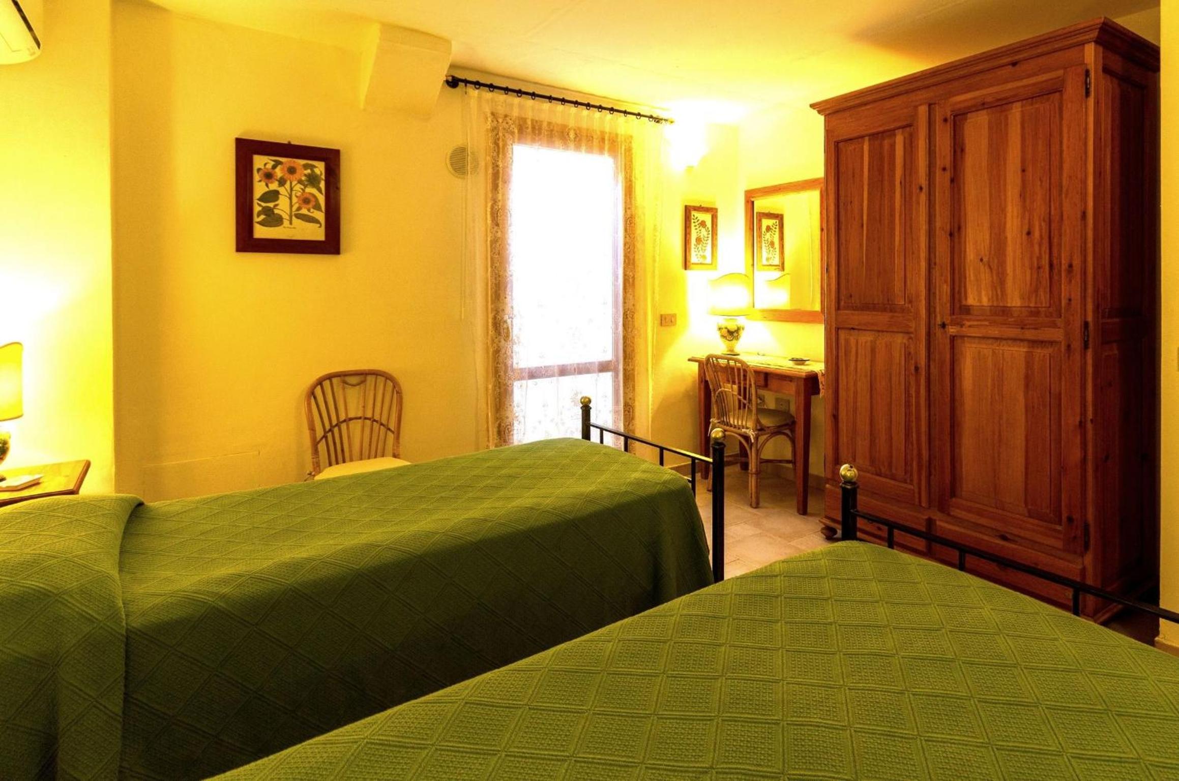 Calanchi Apartments