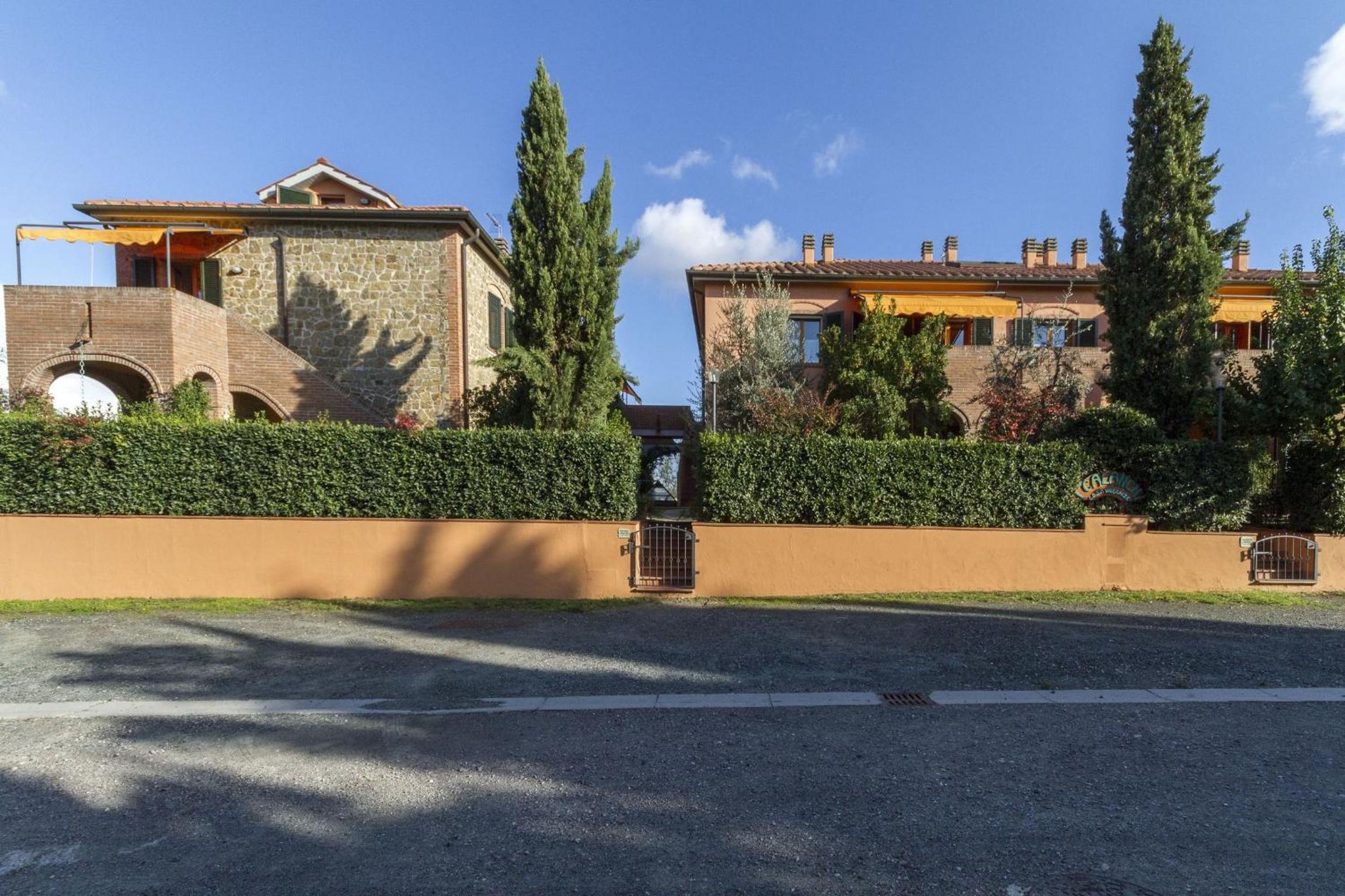 Calanchi Apartments
