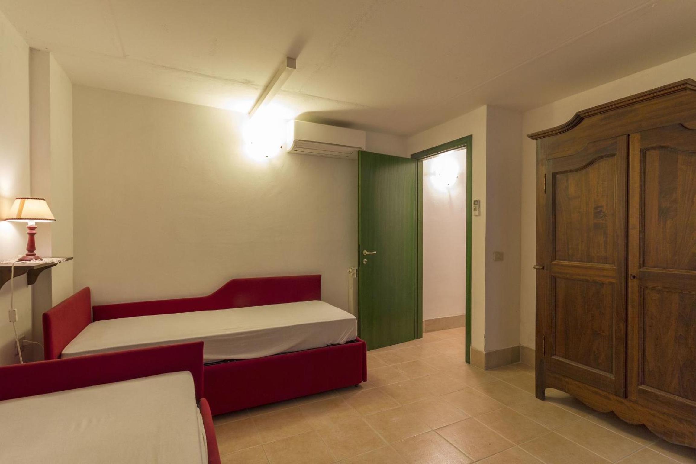 Calanchi Apartments