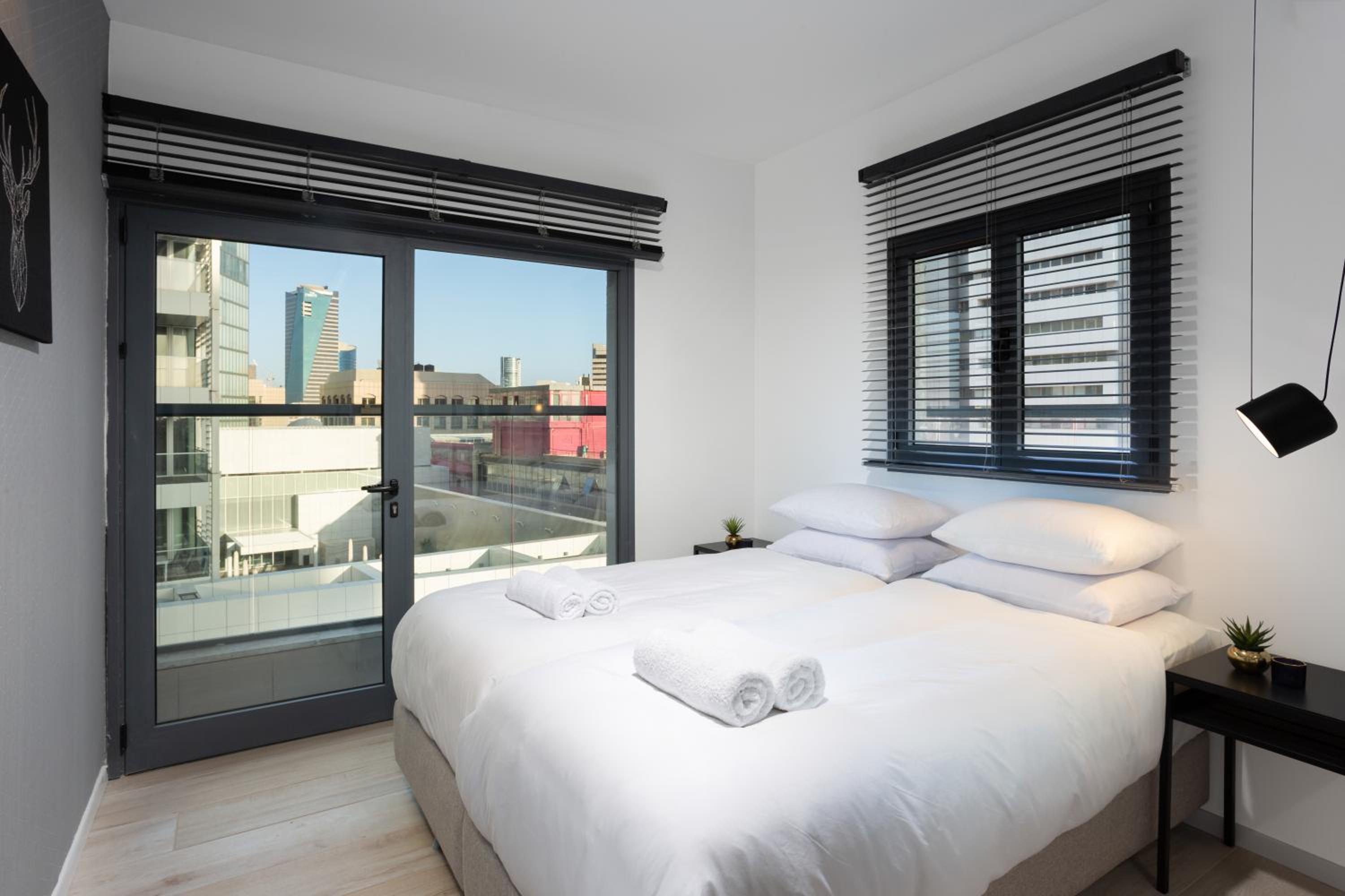 Spacious 3BR Penthouse with Jacuzzi on Rosthchild by HolyGuest