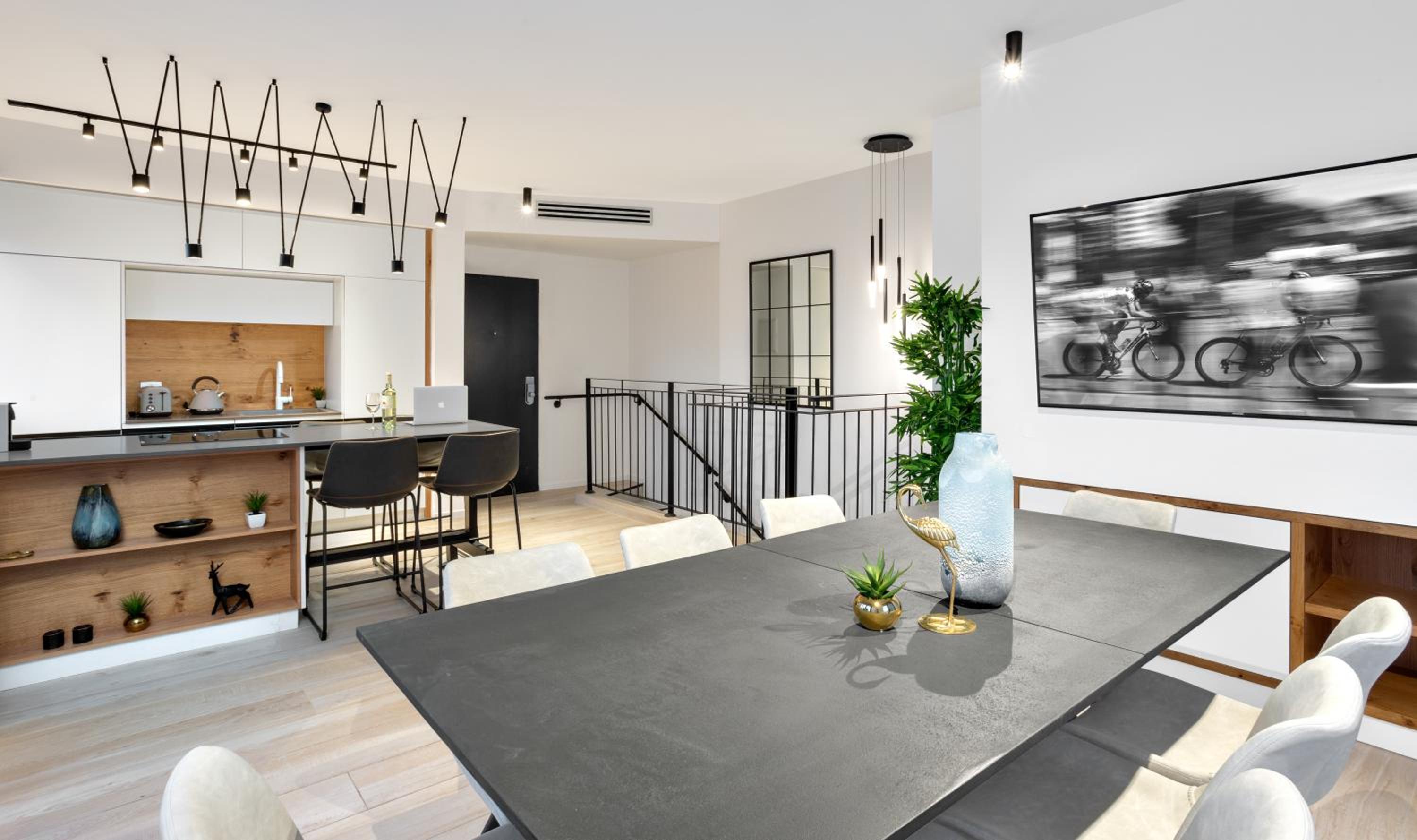Spacious 3BR Penthouse with Jacuzzi on Rosthchild by HolyGuest