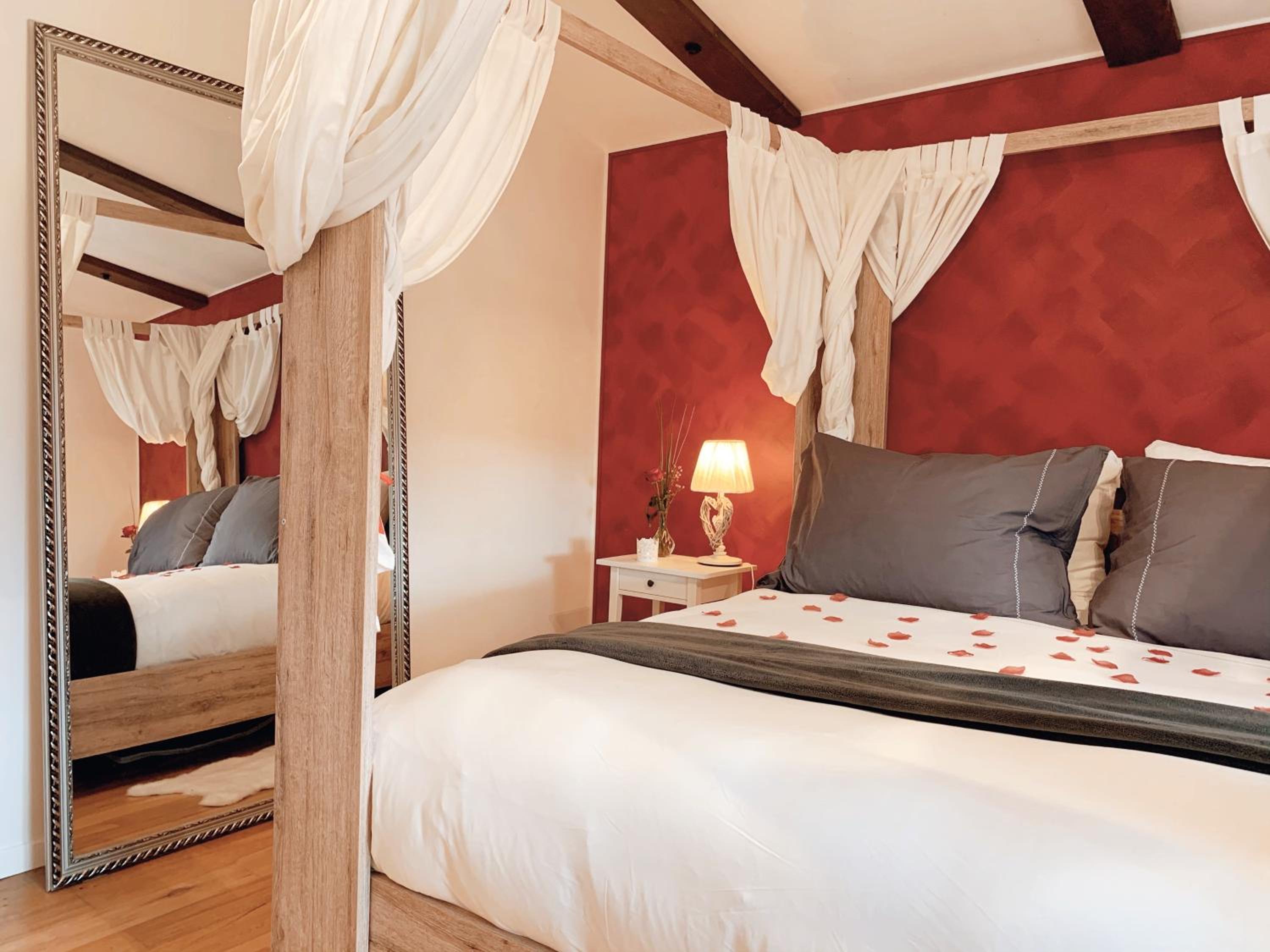 Love room romantique avec jardin et Jacuzzi