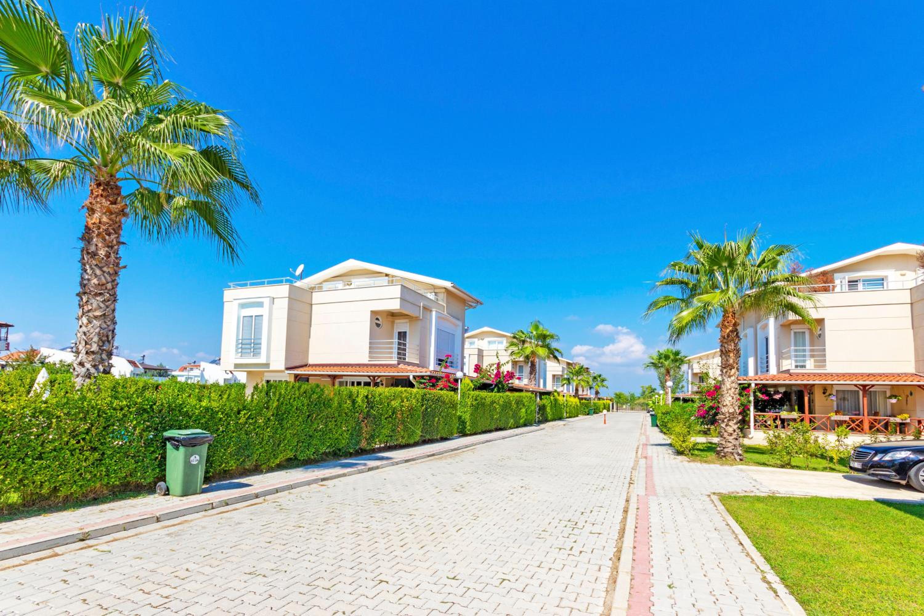 Paradise Town Villa ART