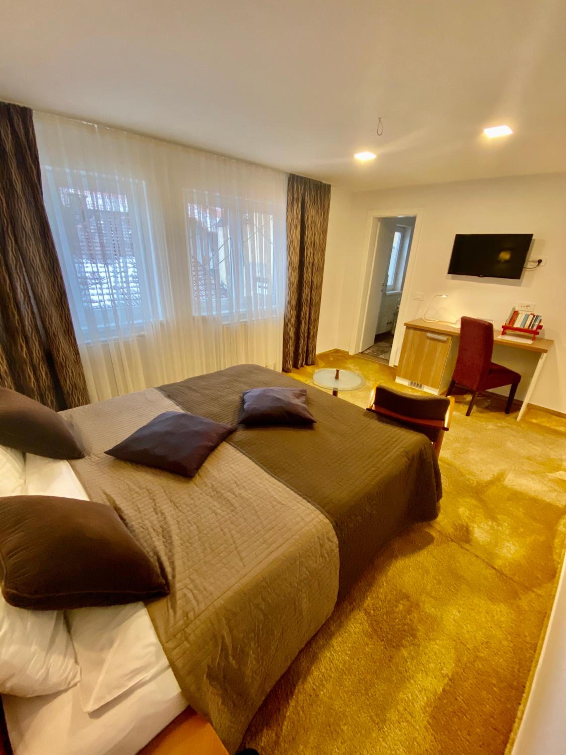 Halvat Guesthouse