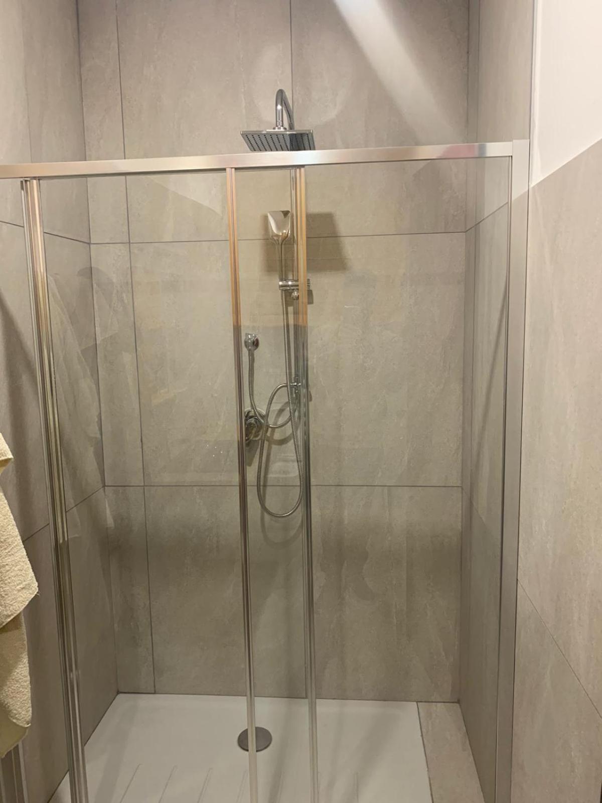 P. ROOM en Benevento — bathroom