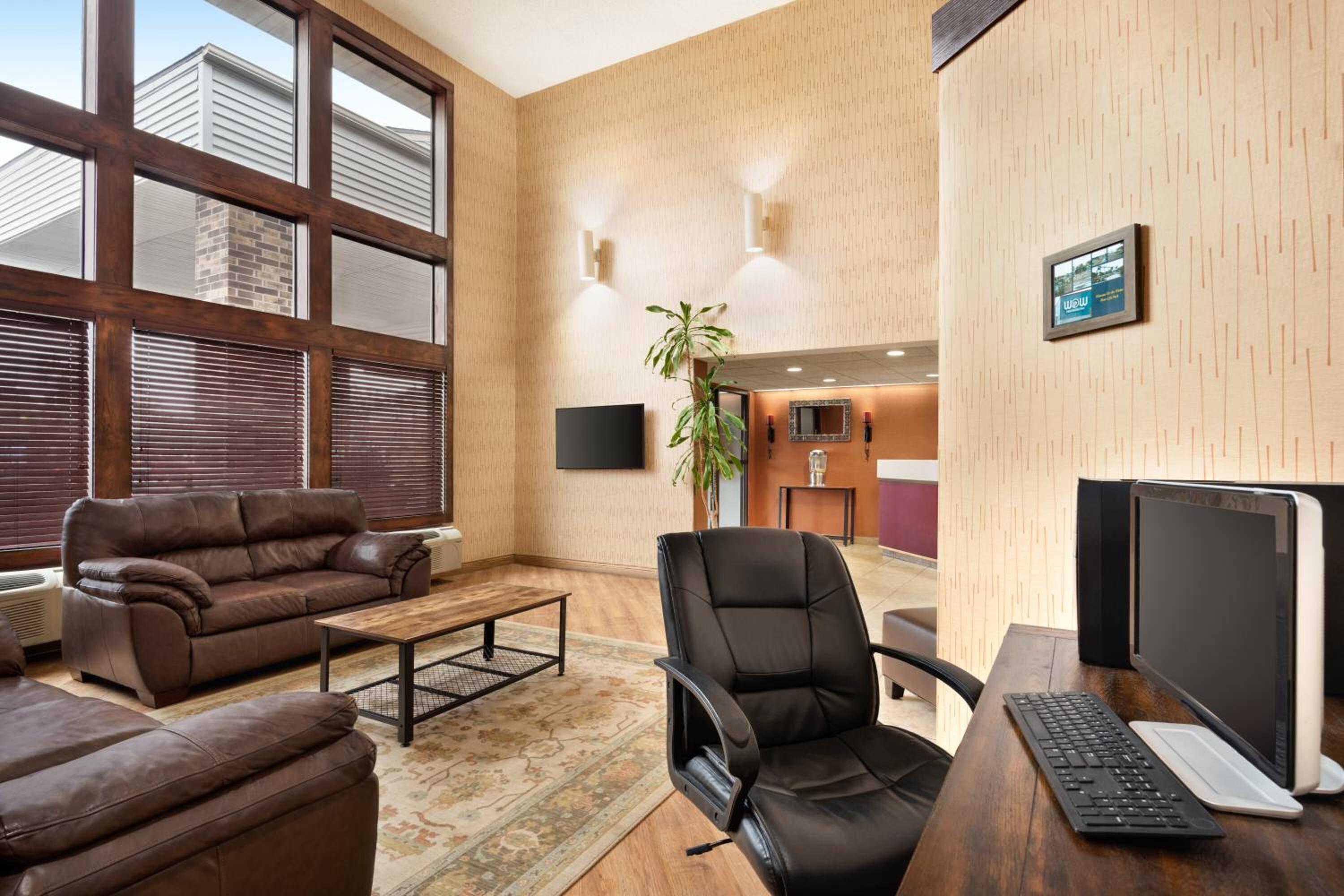 Wausau Vacations - Super 8 by Wyndham Wausau - Property Image 10