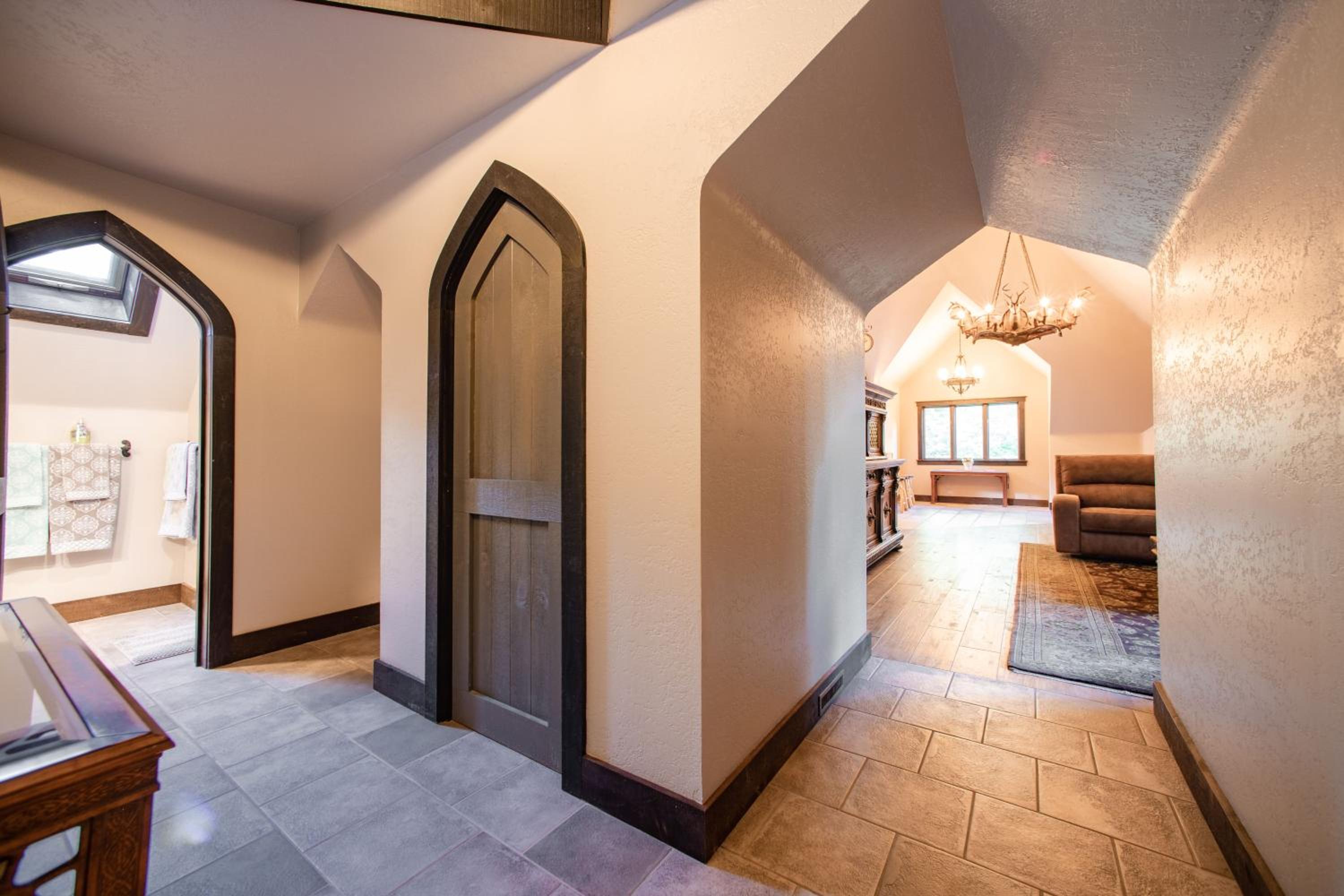 HIGHLANDS CASTLE overlooking Lake George plus 2 other CASTLES & SUITES