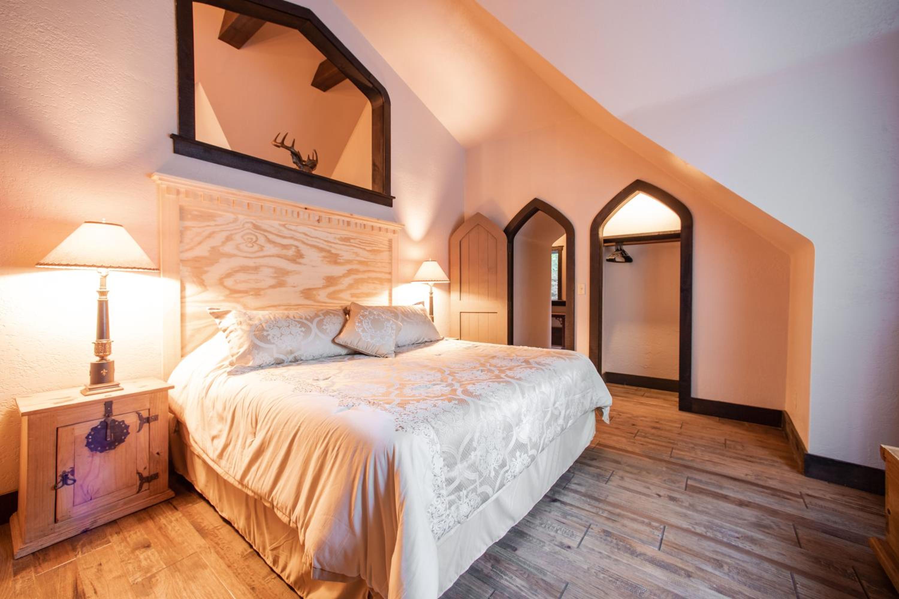 HIGHLANDS CASTLE overlooking Lake George plus 2 other CASTLES & SUITES
