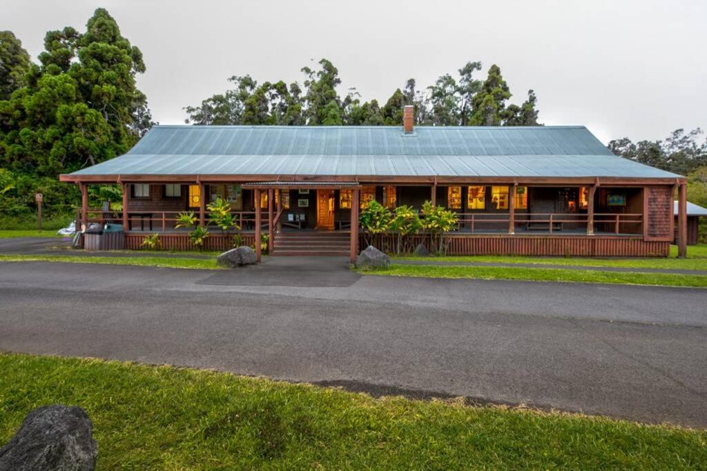 Ola'a House by Volcano Heritage Cottages view 4
