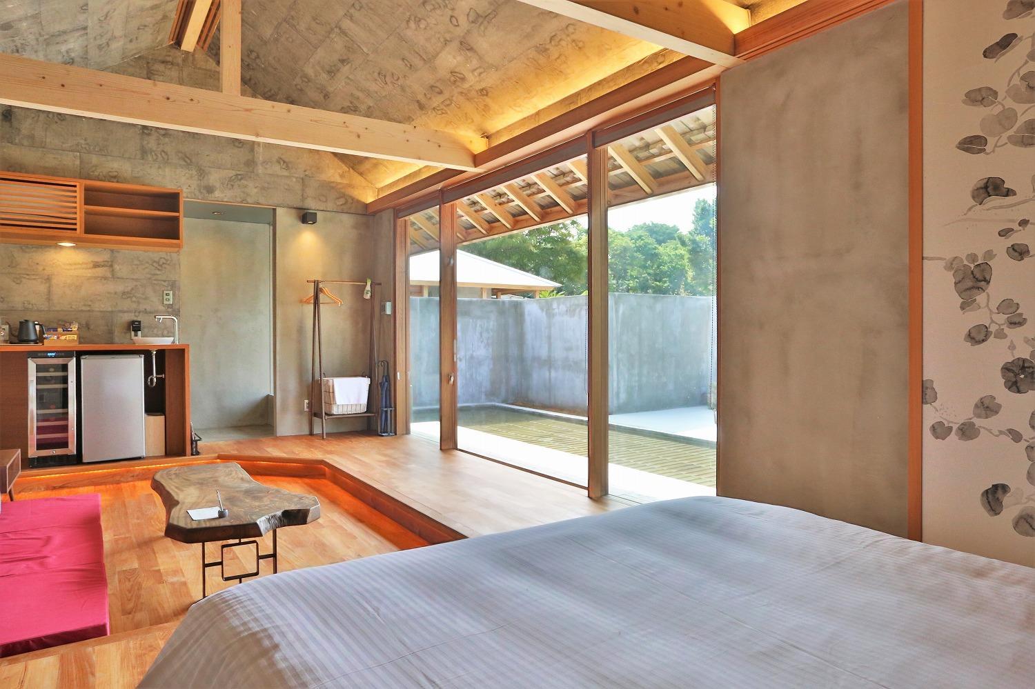 KAWASEMINOSU (MUKAKA VILLA)