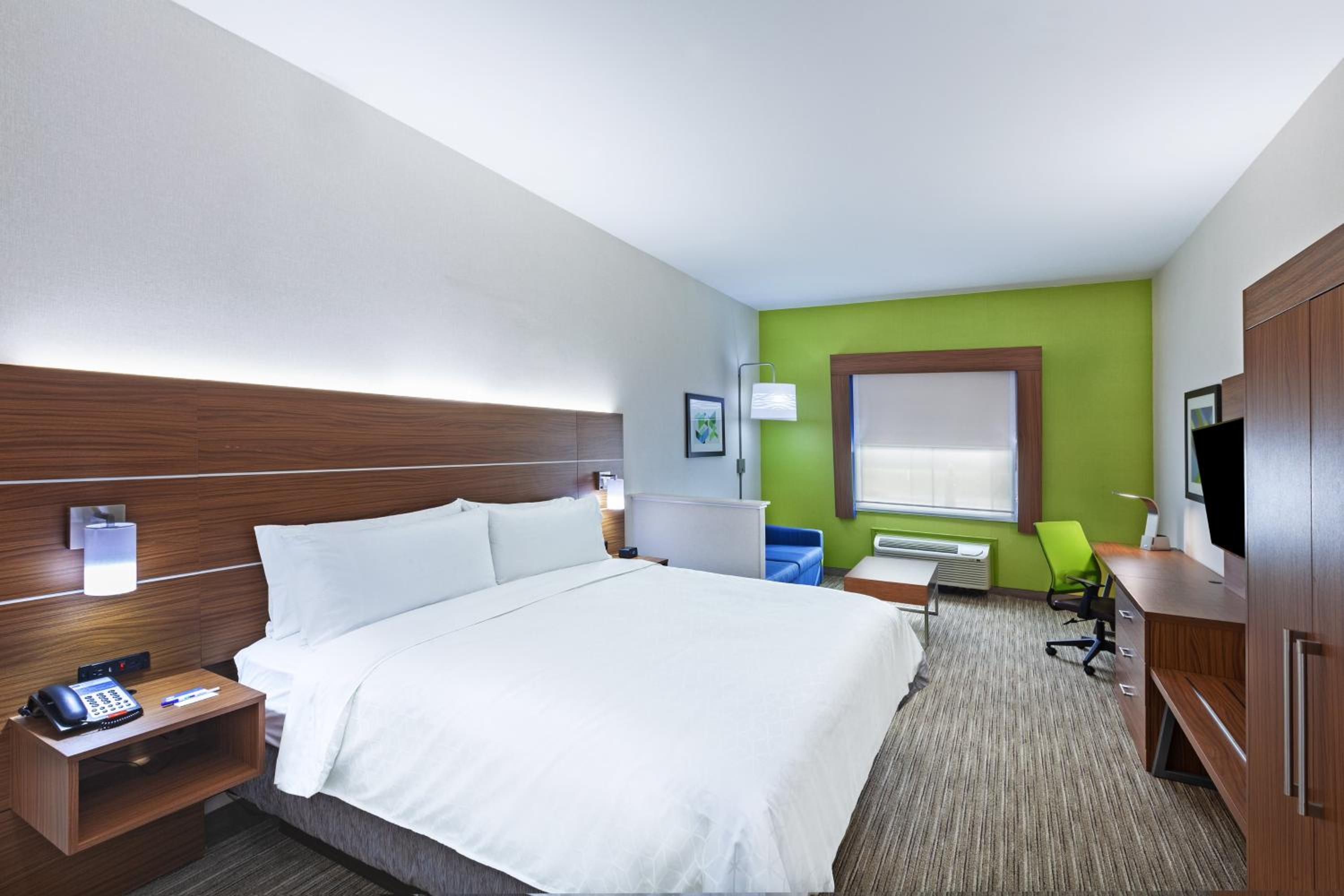 Longview Vacations - Holiday Inn Express Suites Longview South I-20, an IHG Hotel - Property Image 19