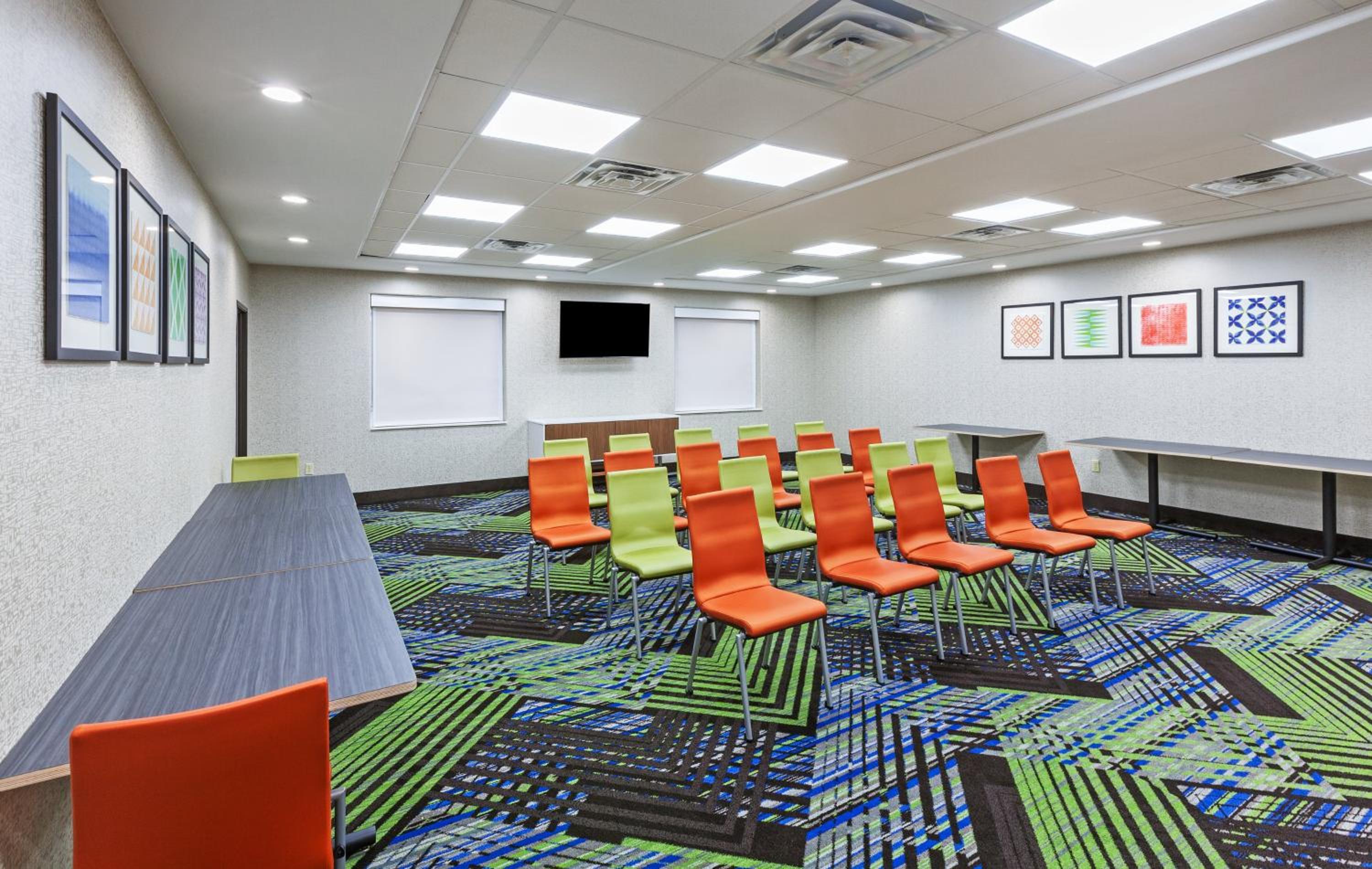 Longview Vacations - Holiday Inn Express Suites Longview South I-20, an IHG Hotel - Property Image 8